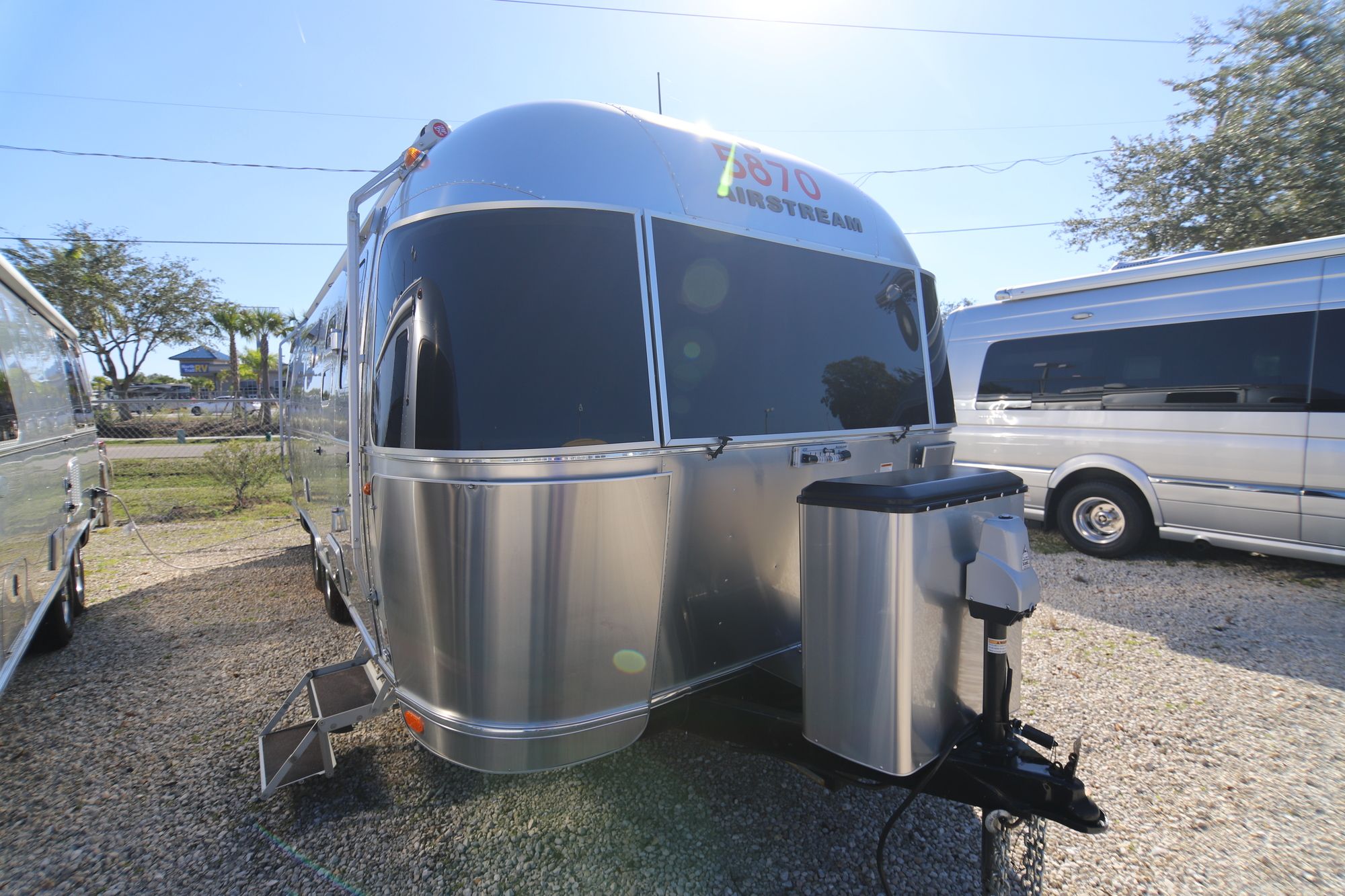 Used 2017 Airstream Flying Cloud 25RB Travel Trailer  For Sale