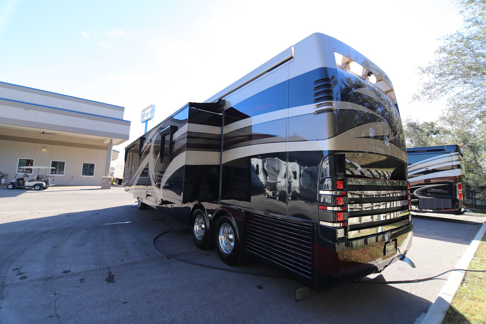 Used 2014 Newmar Mountain Aire 4361 Class A  For Sale