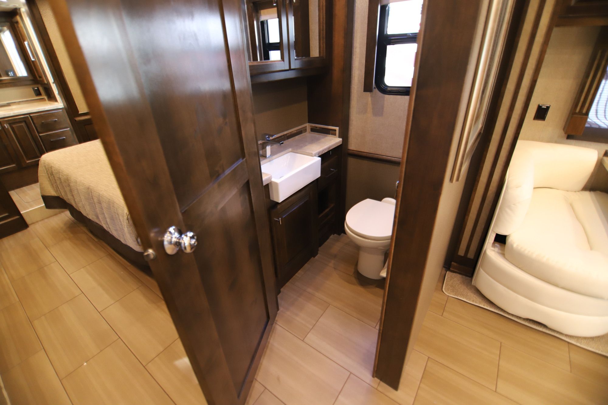 New 2019 Tiffin Motor Homes Allegro Red 37BA Class A  For Sale