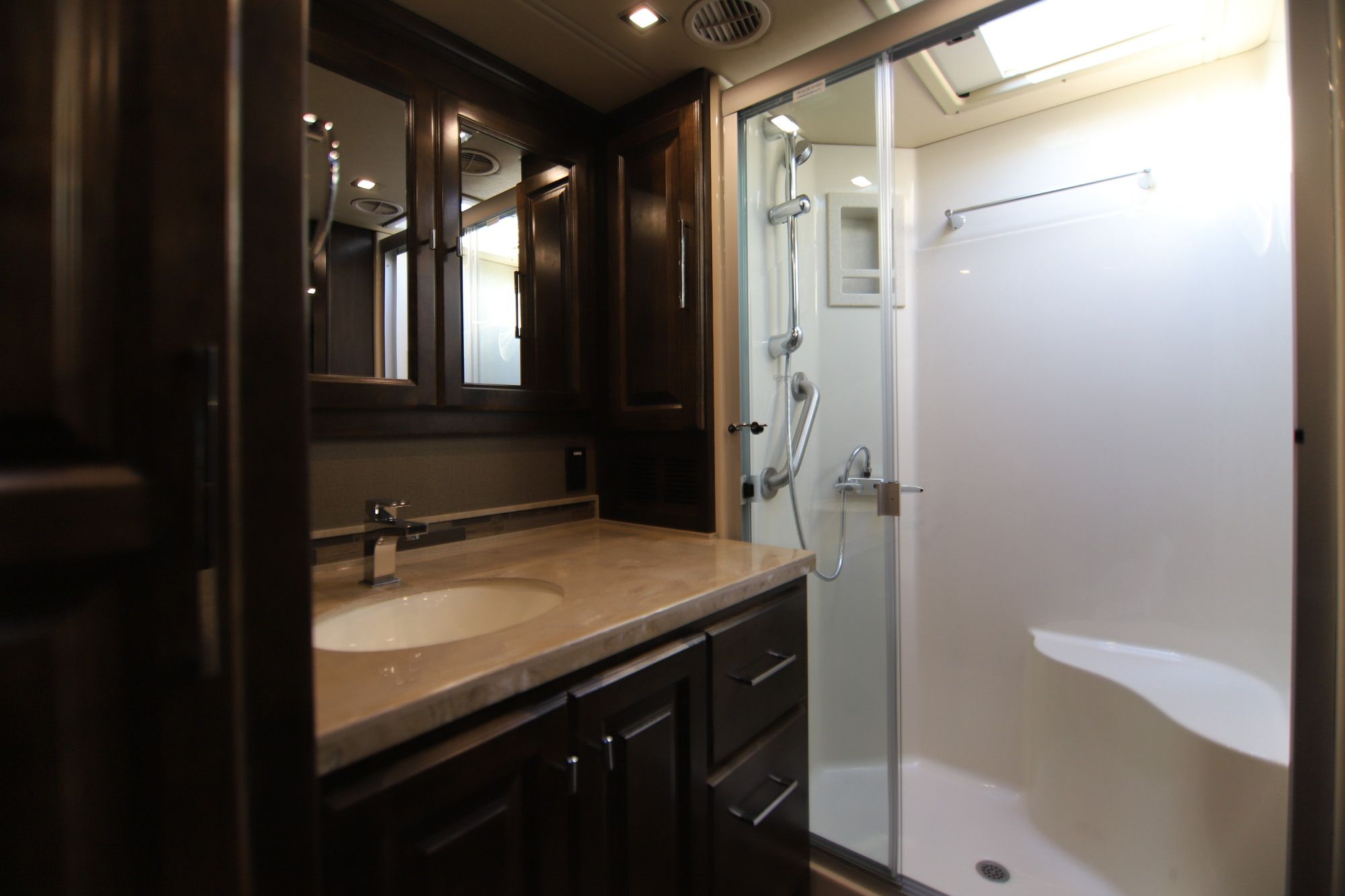 New 2019 Tiffin Motor Homes Allegro Red 37BA Class A  For Sale