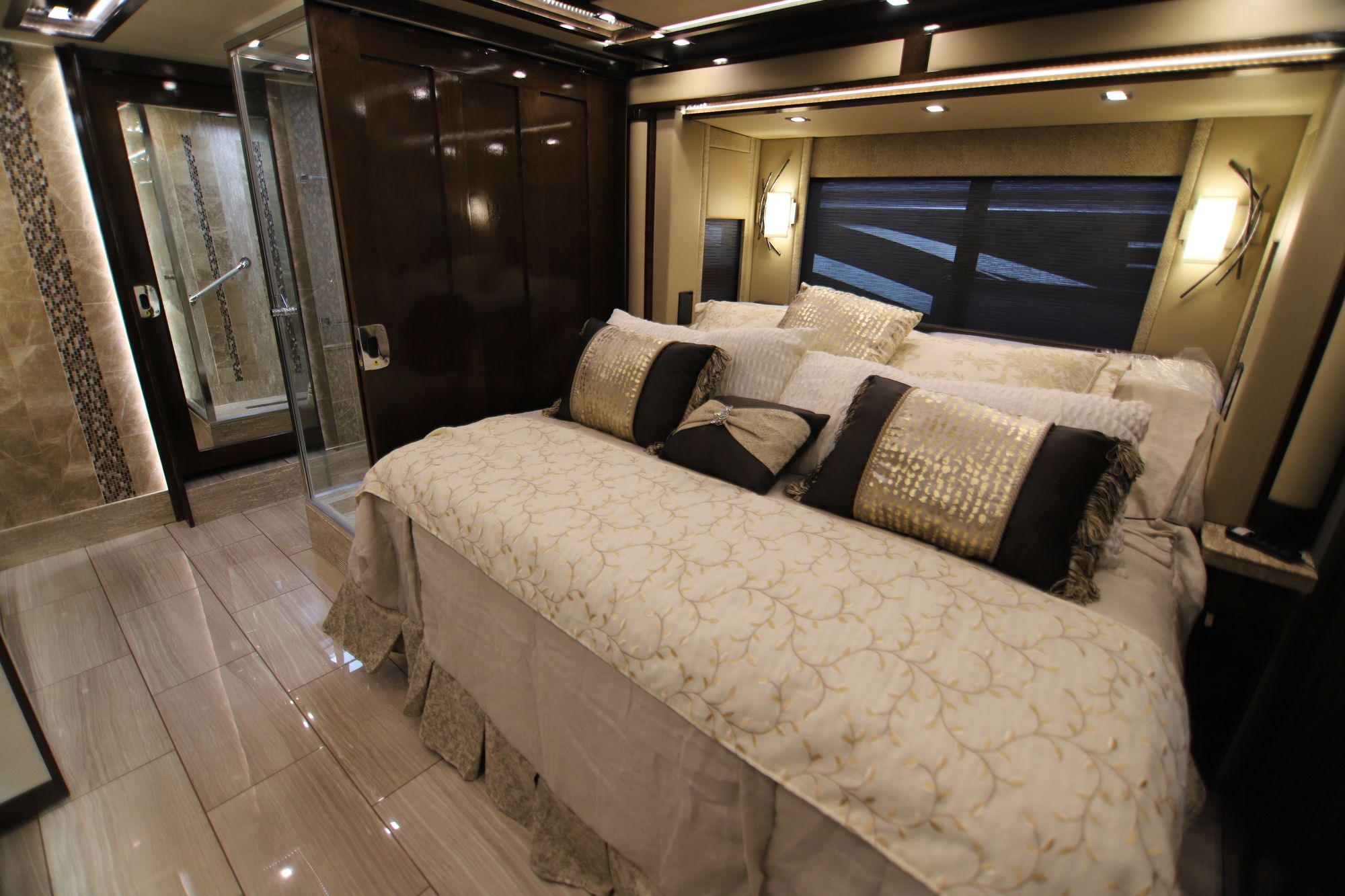 New 2019 Tiffin Motor Homes Zephyr 45 PZ Class A  For Sale