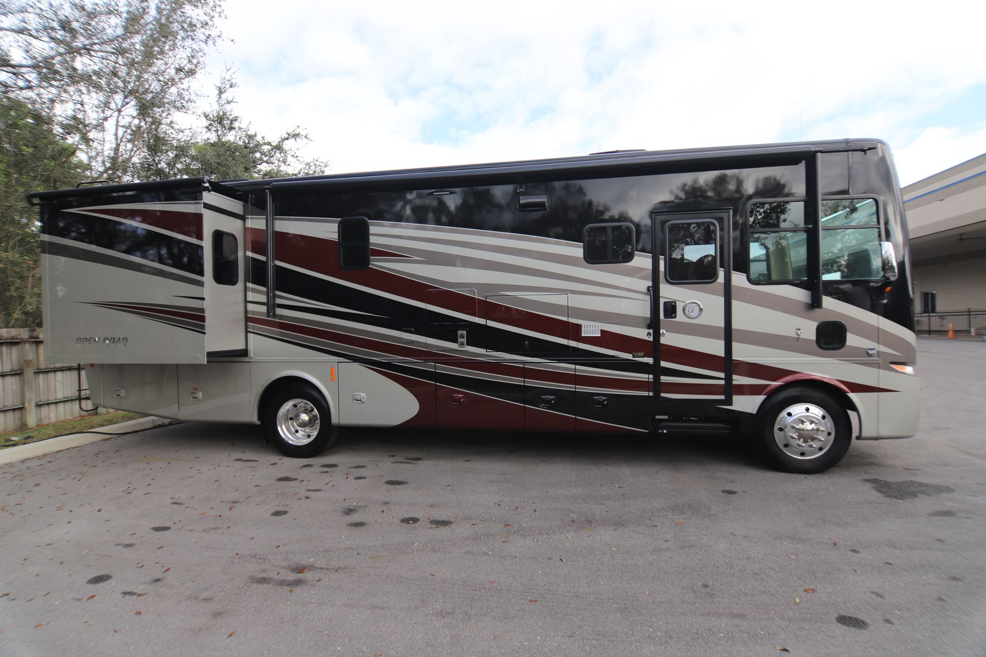 Used 2018 Tiffin Motor Homes Allegro 32SA Class A  For Sale