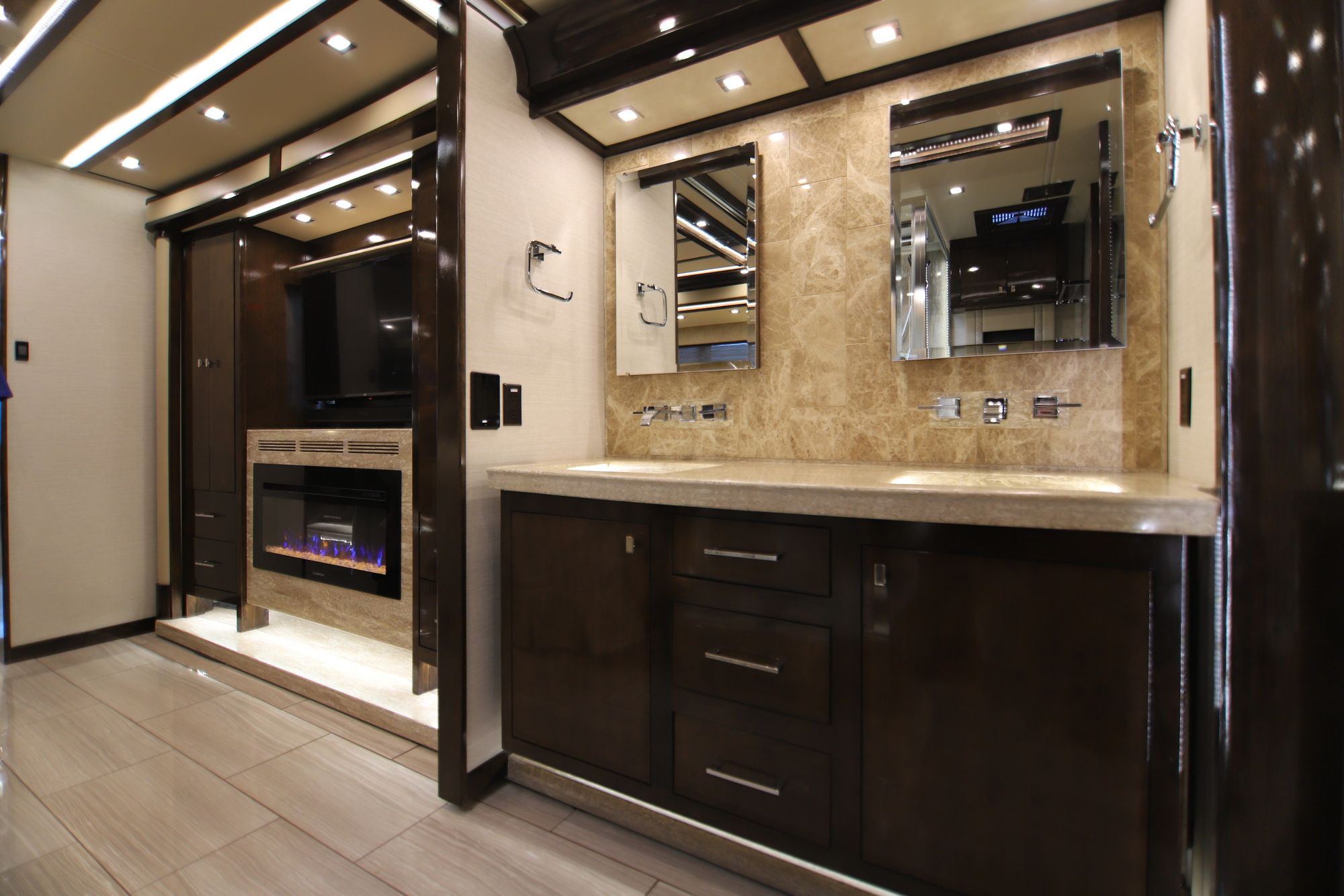 New 2019 Tiffin Motor Homes Zephyr 45 PZ Class A  For Sale