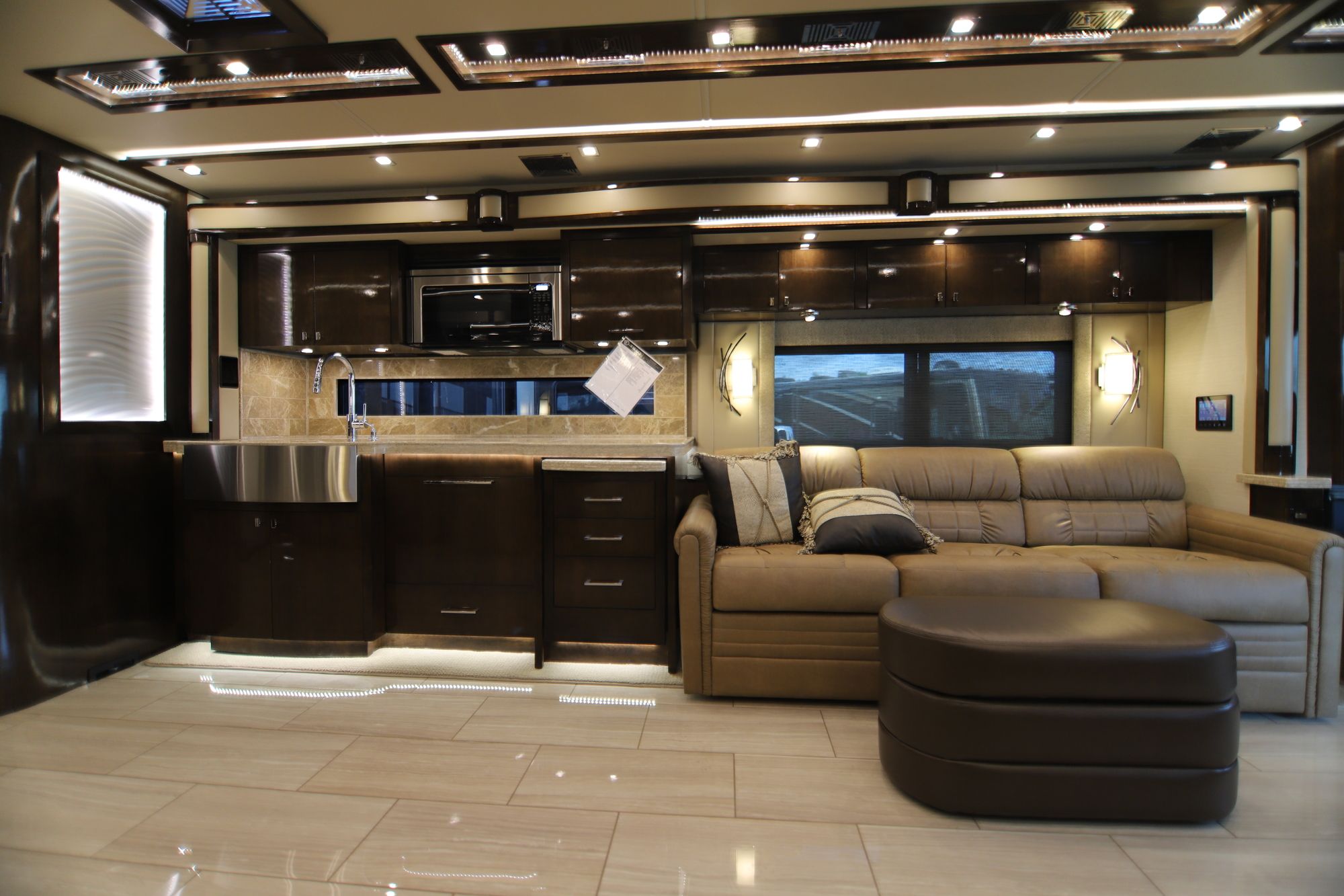 New 2019 Tiffin Motor Homes Zephyr 45 PZ Class A  For Sale