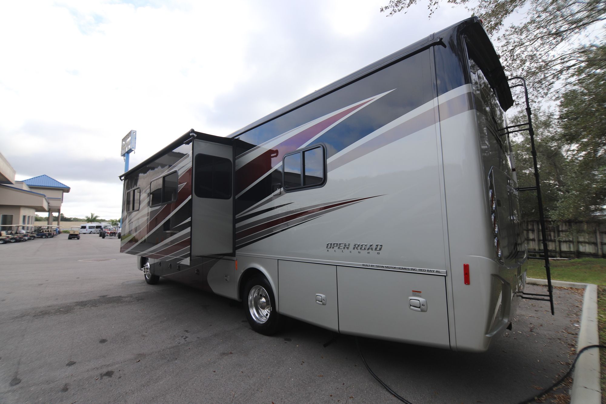 Used 2018 Tiffin Motor Homes Allegro 32SA Class A  For Sale