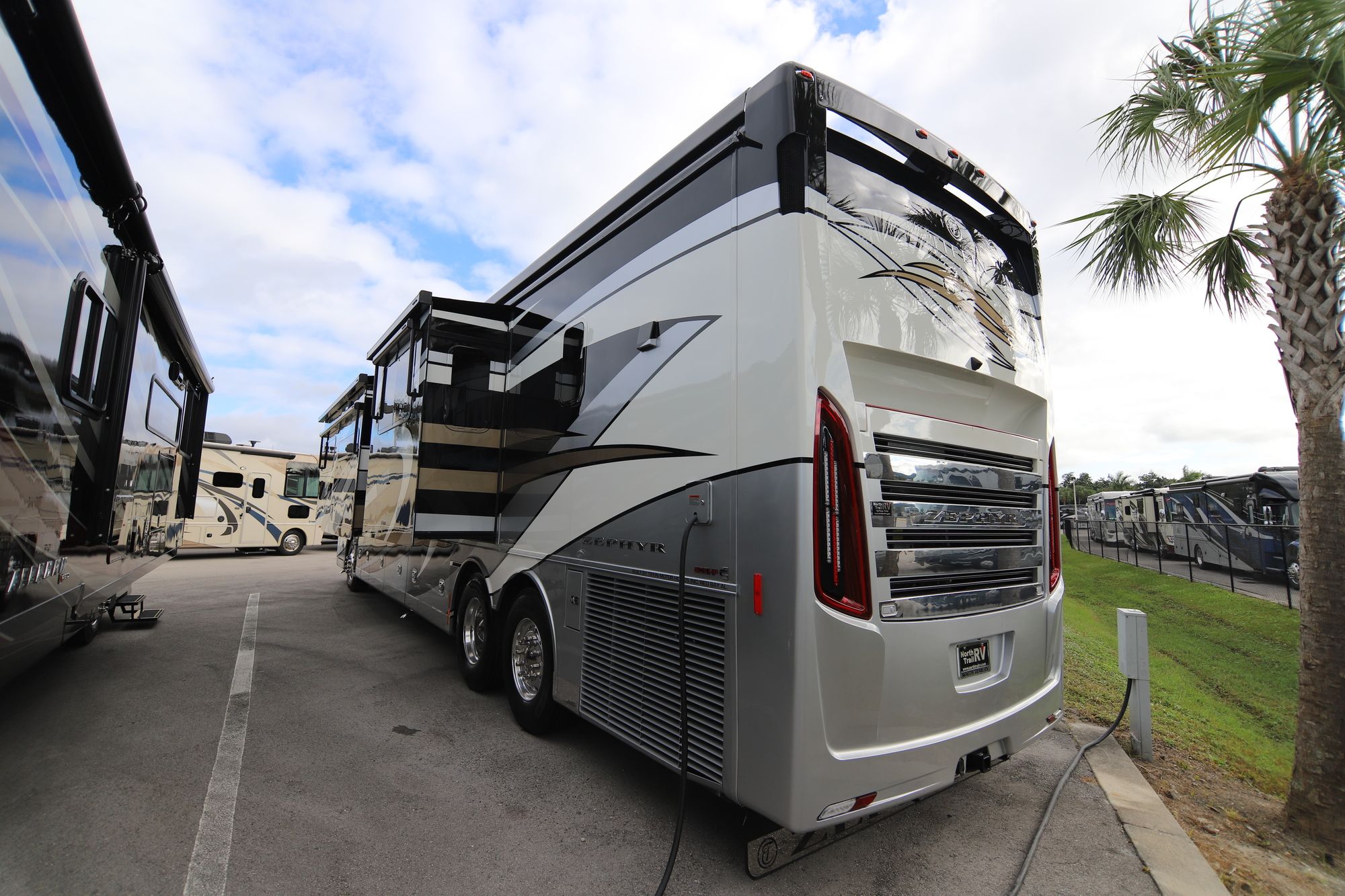 New 2019 Tiffin Motor Homes Zephyr 45 PZ Class A  For Sale