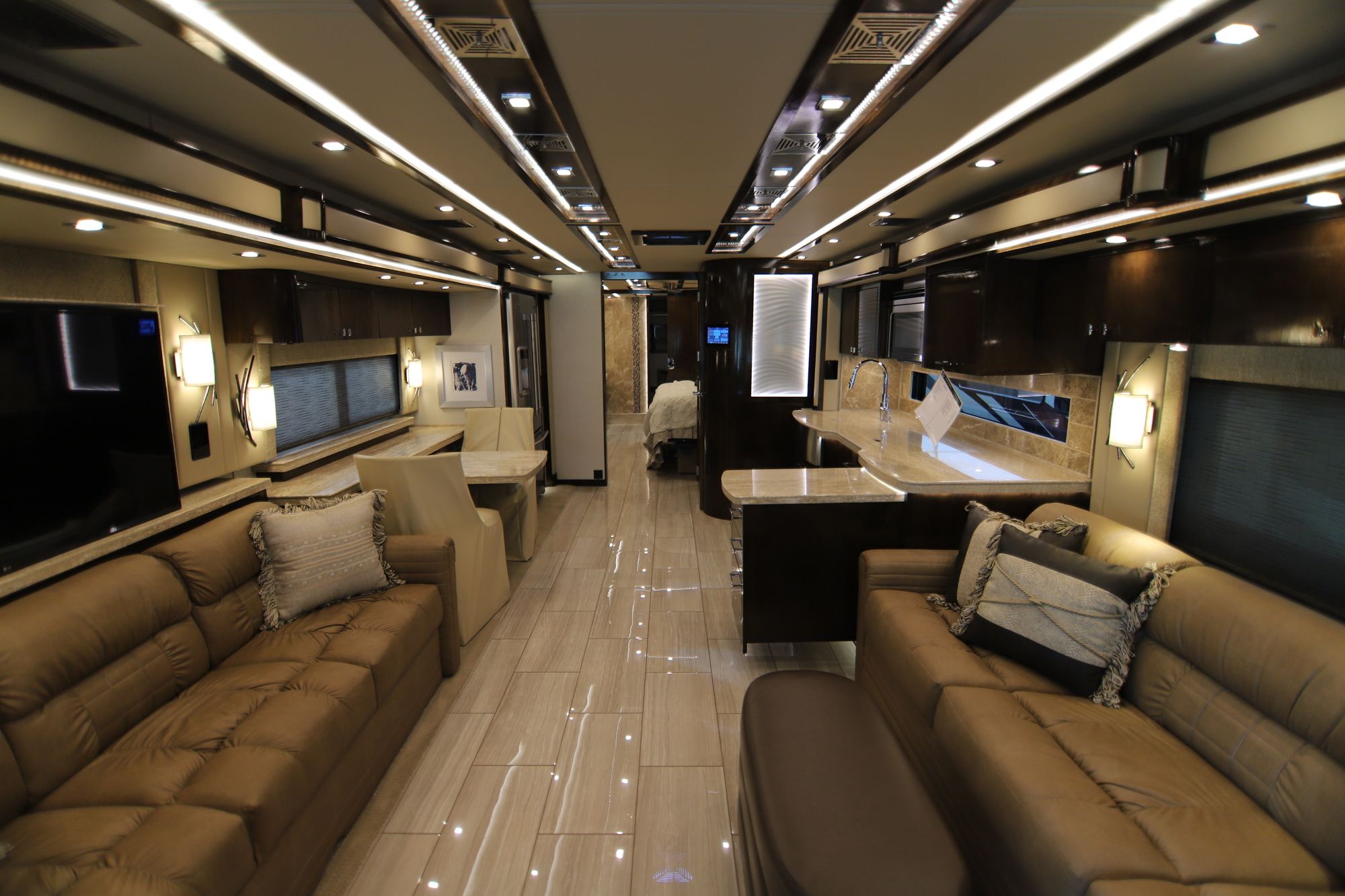 New 2019 Tiffin Motor Homes Zephyr 45 PZ Class A  For Sale