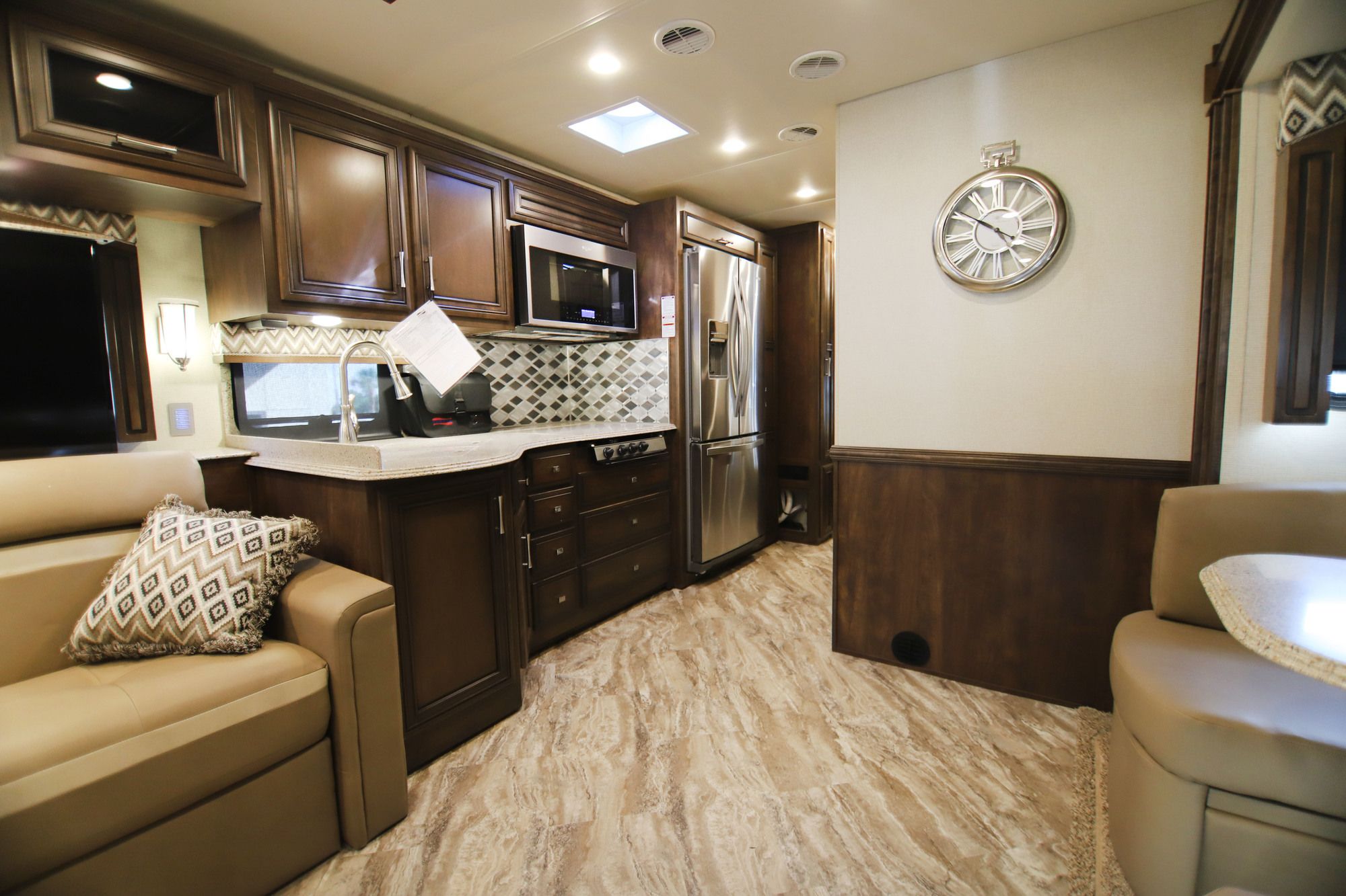 New 2019 Newmar Canyon Star 3722 Class A  For Sale