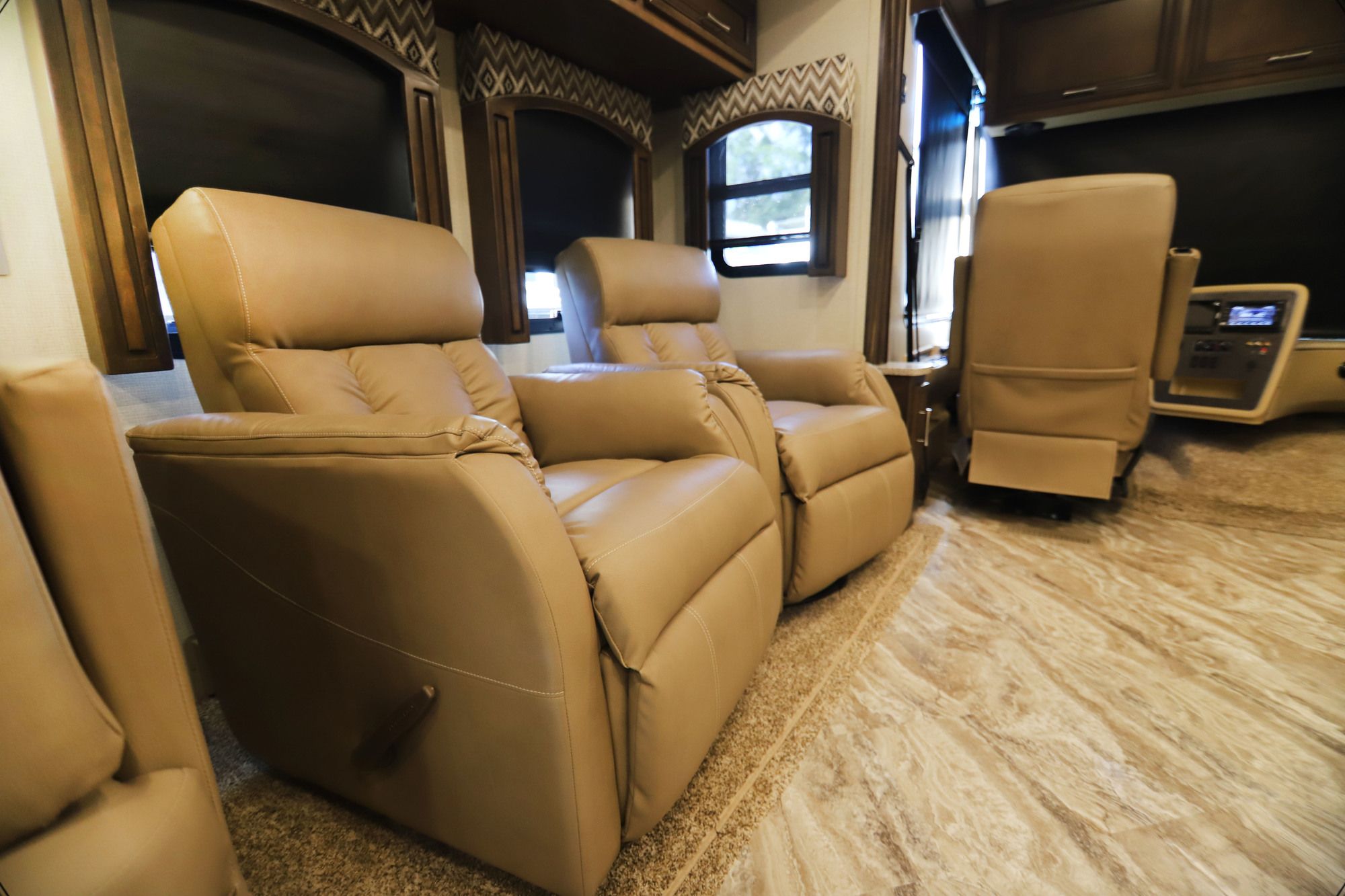 New 2019 Newmar Canyon Star 3722 Class A  For Sale