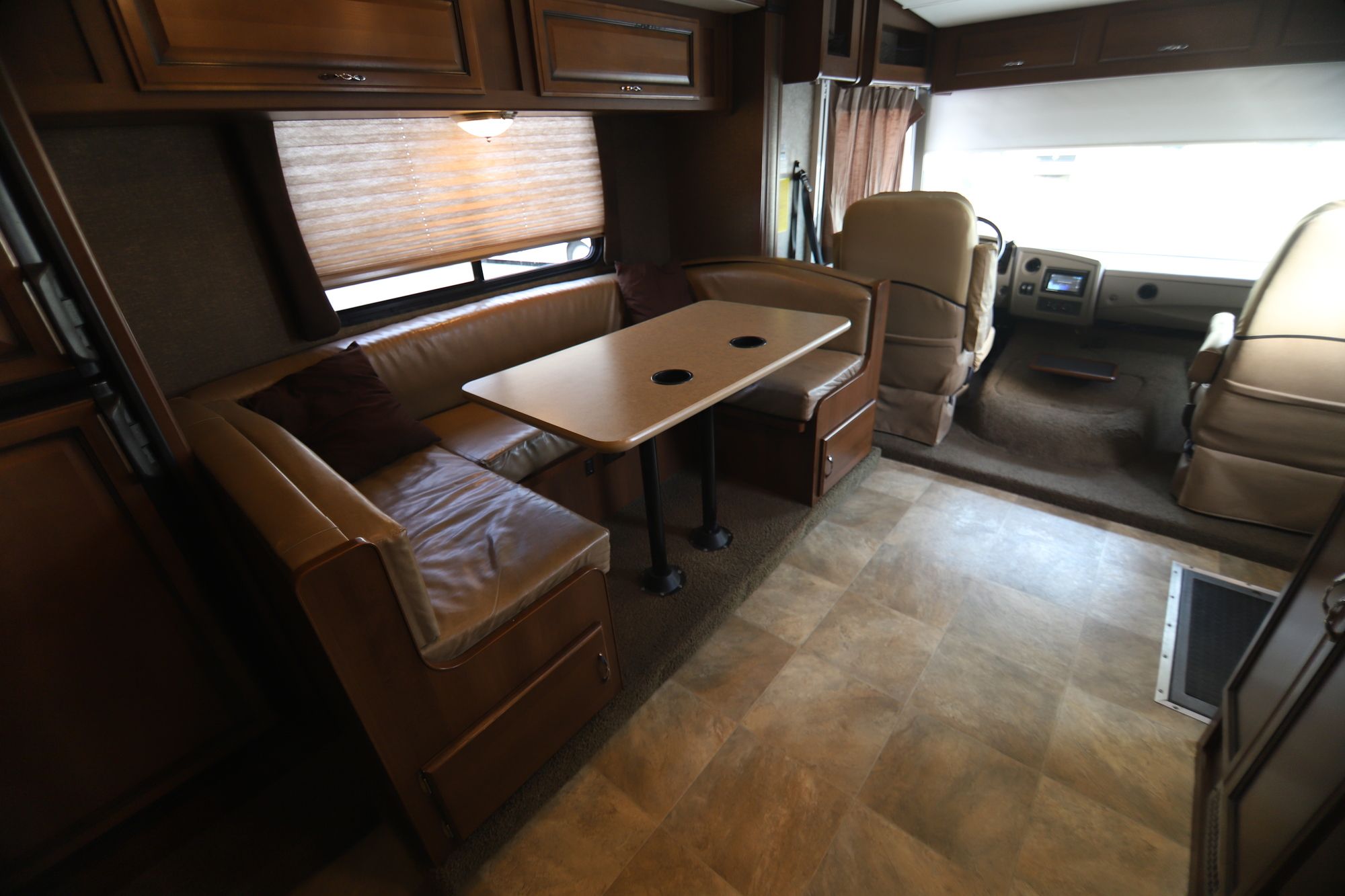 Used 2014 Fleetwood Storm 28F Class A  For Sale