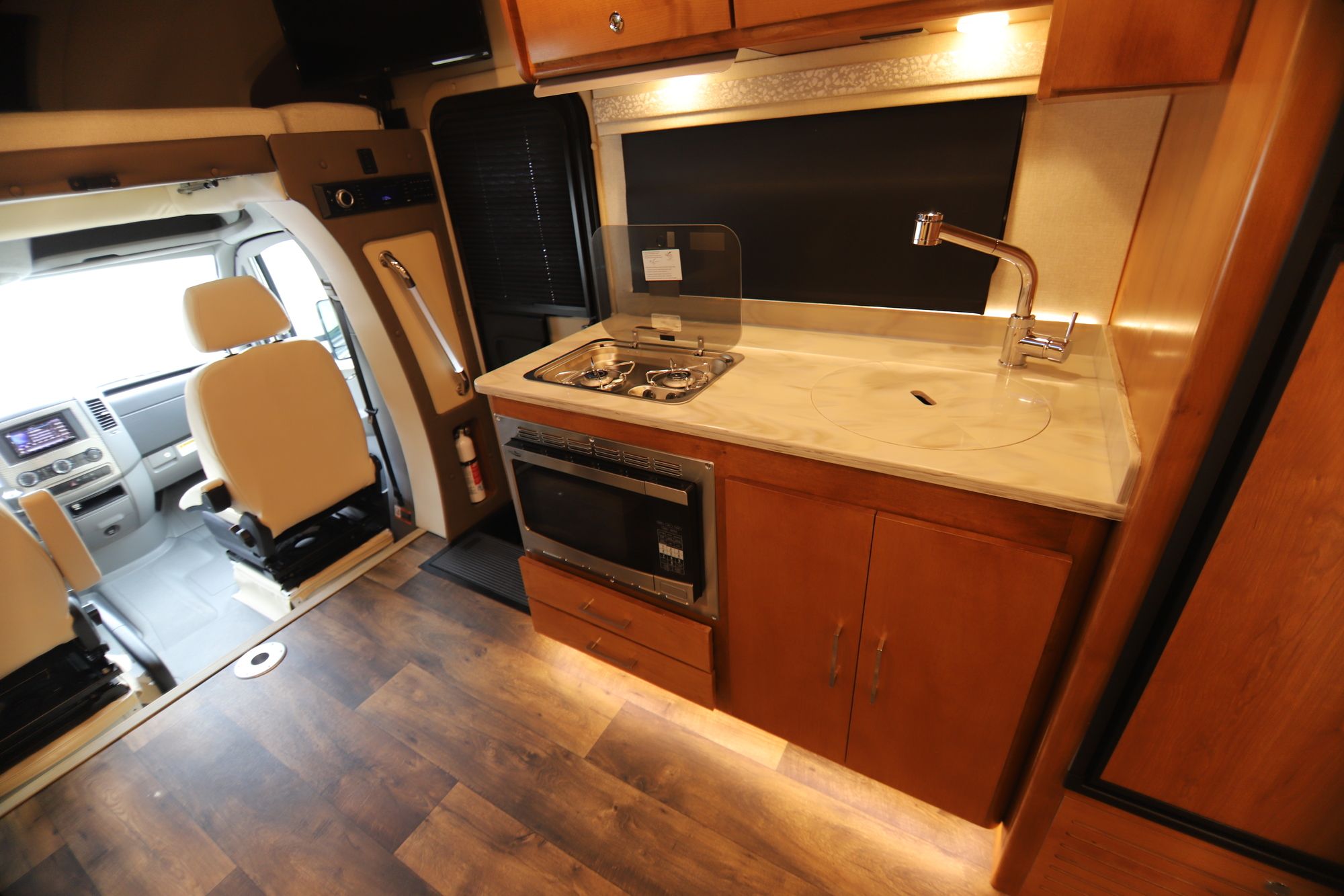 New 2019 Tiffin Motor Homes Wayfarer 24FW Class C  For Sale