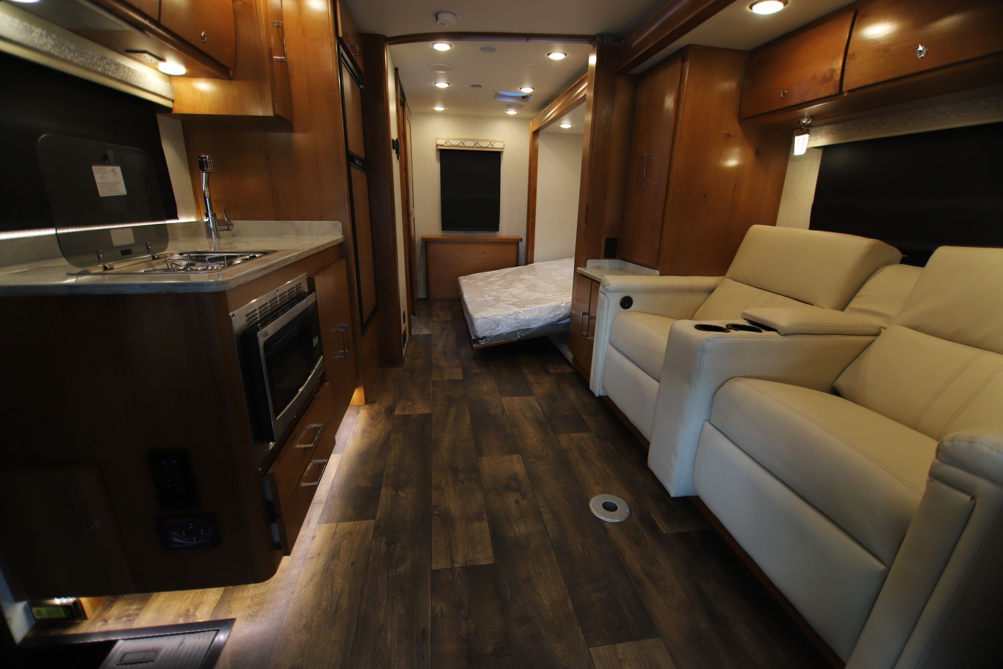 New 2019 Tiffin Motor Homes Wayfarer 24FW Class C  For Sale