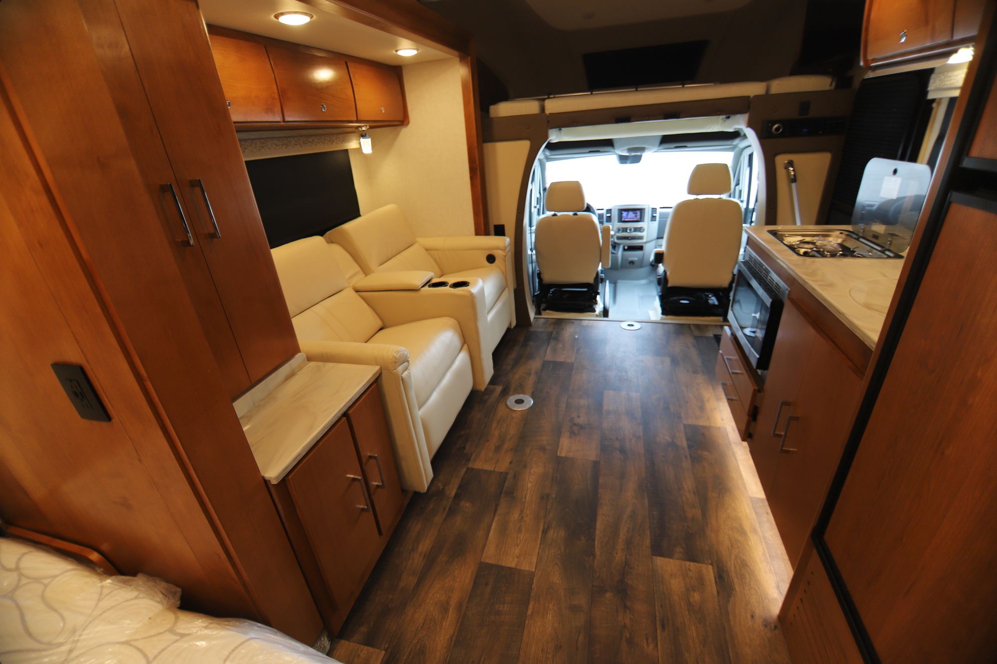 New 2019 Tiffin Motor Homes Wayfarer 24FW Class C  For Sale