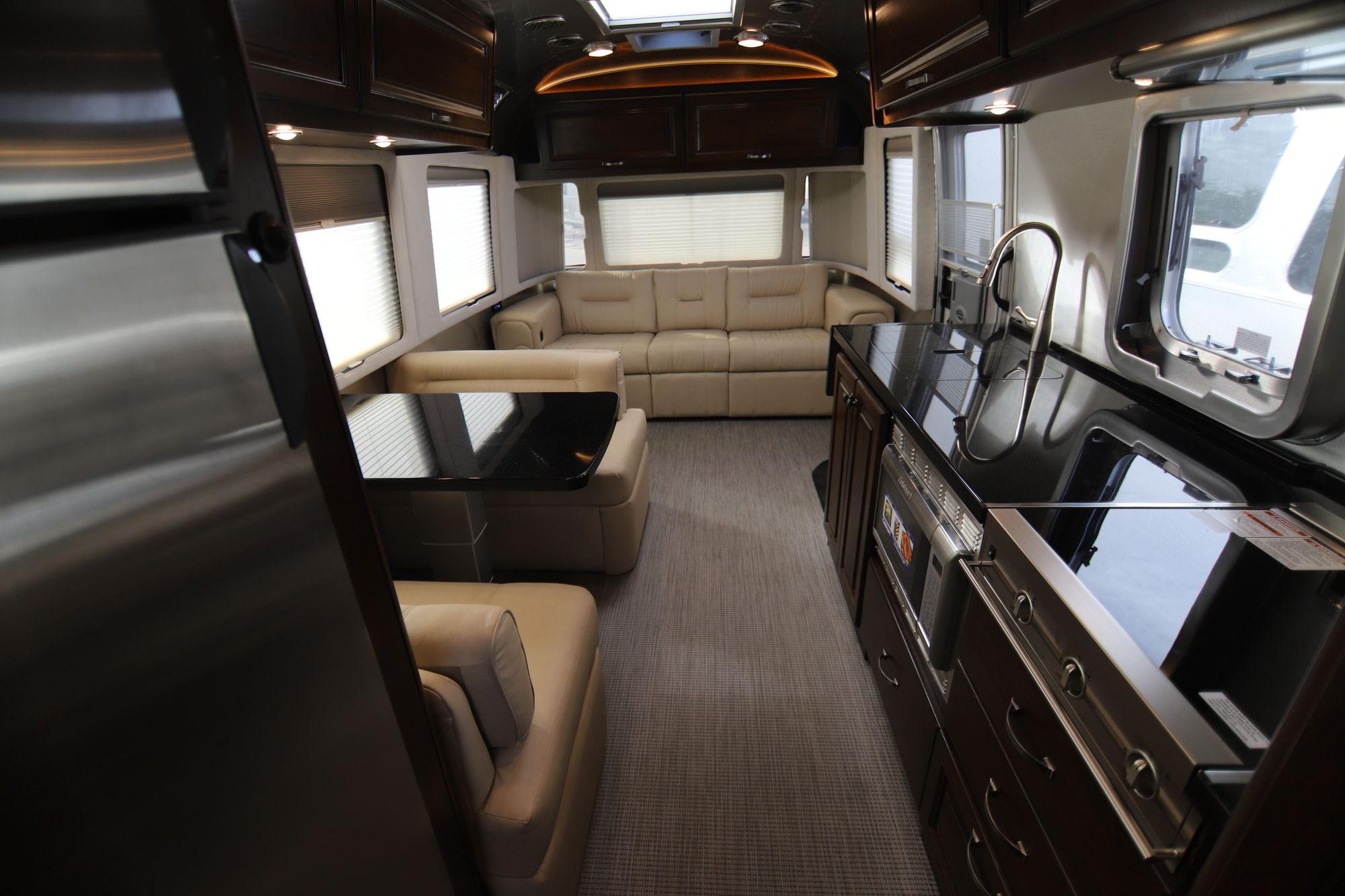 New 2018 Airstream Classic 30RB Travel Trailer  For Sale