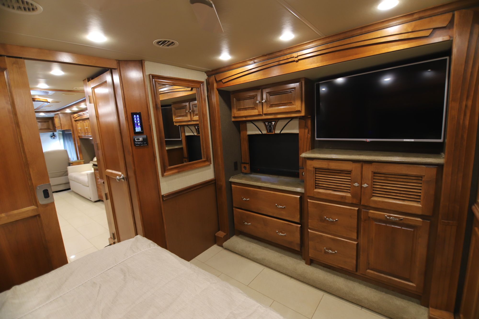 Used 2016 Tiffin Motor Homes Phaeton 40QBH Class A  For Sale