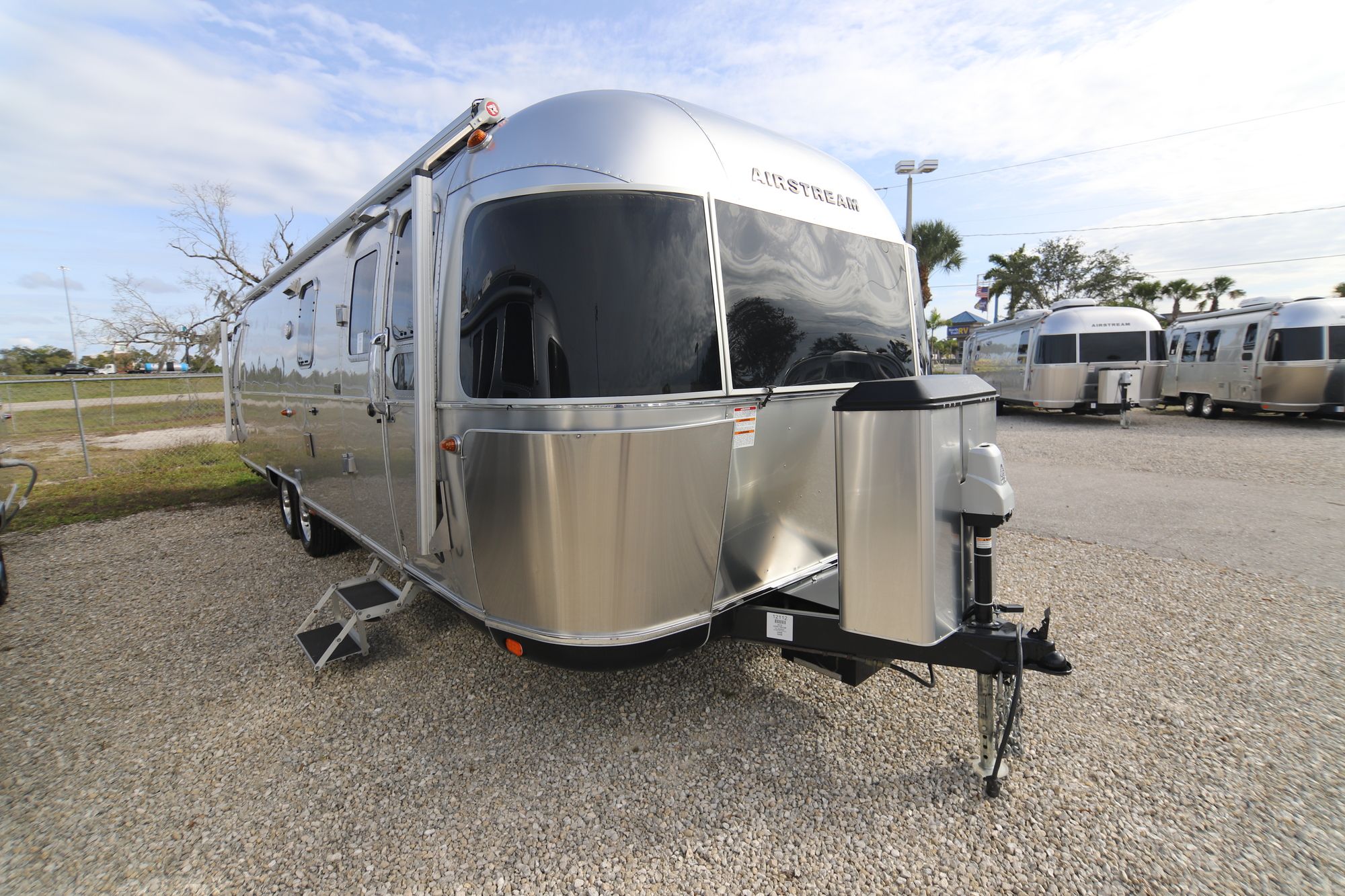 New 2018 Airstream Classic 30RB Travel Trailer  For Sale