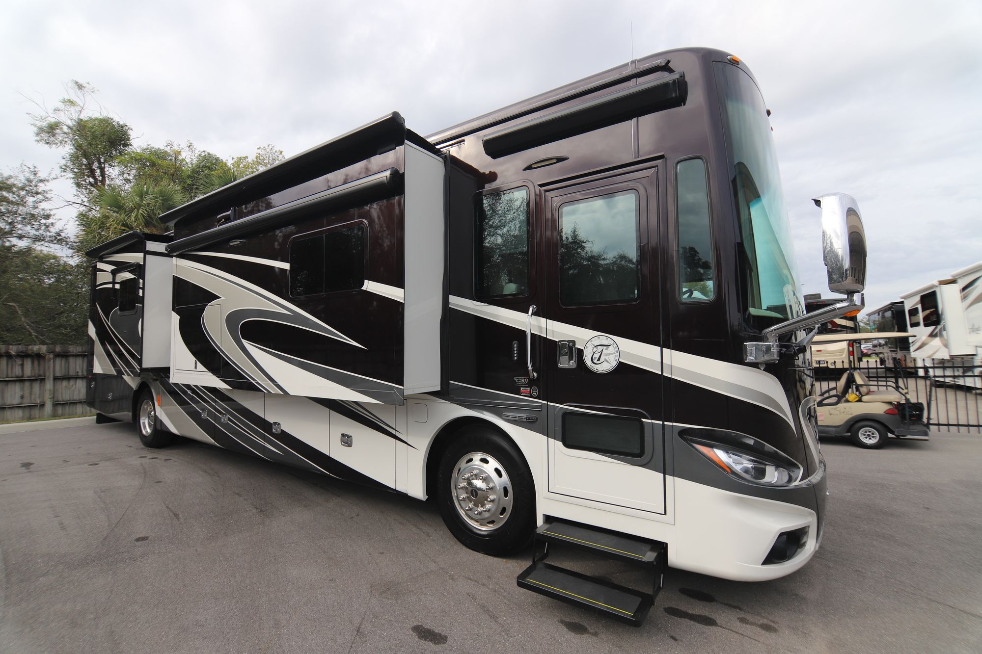 Used 2016 Tiffin Motor Homes Phaeton 40QBH Class A  For Sale