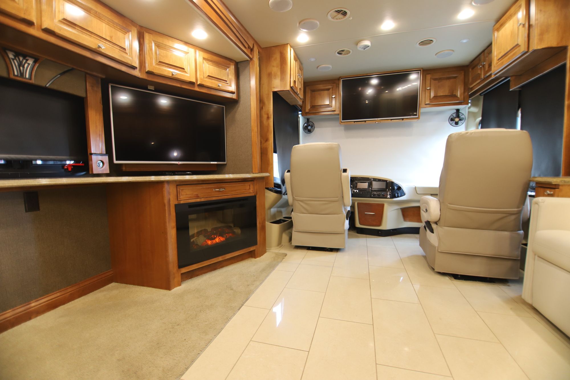 Used 2016 Tiffin Motor Homes Phaeton 40QBH Class A  For Sale