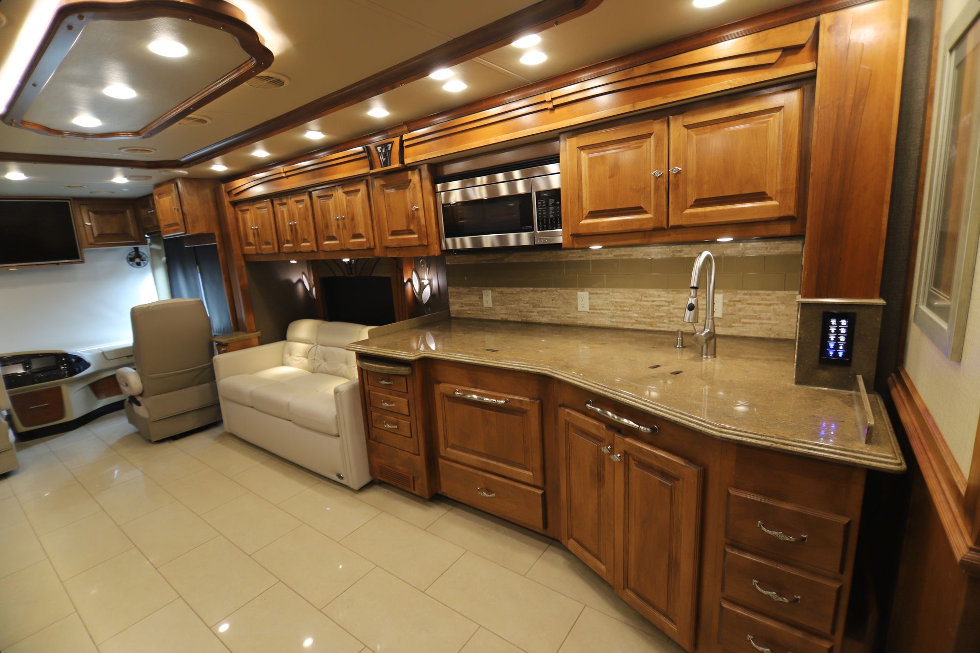 Used 2016 Tiffin Motor Homes Phaeton 40QBH Class A  For Sale