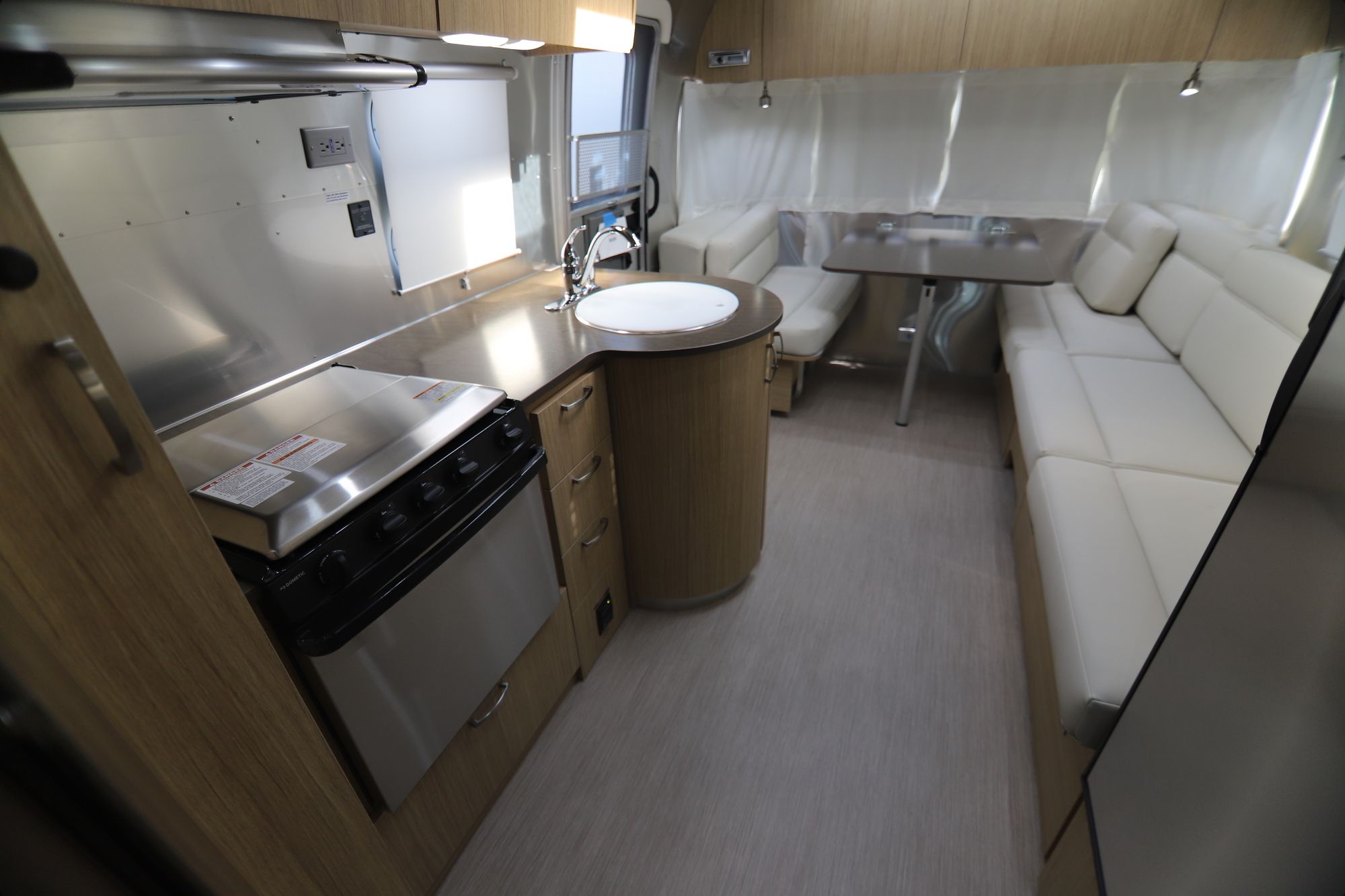 New 2019 Airstream Flying Cloud 25FB Travel Trailer  For Sale