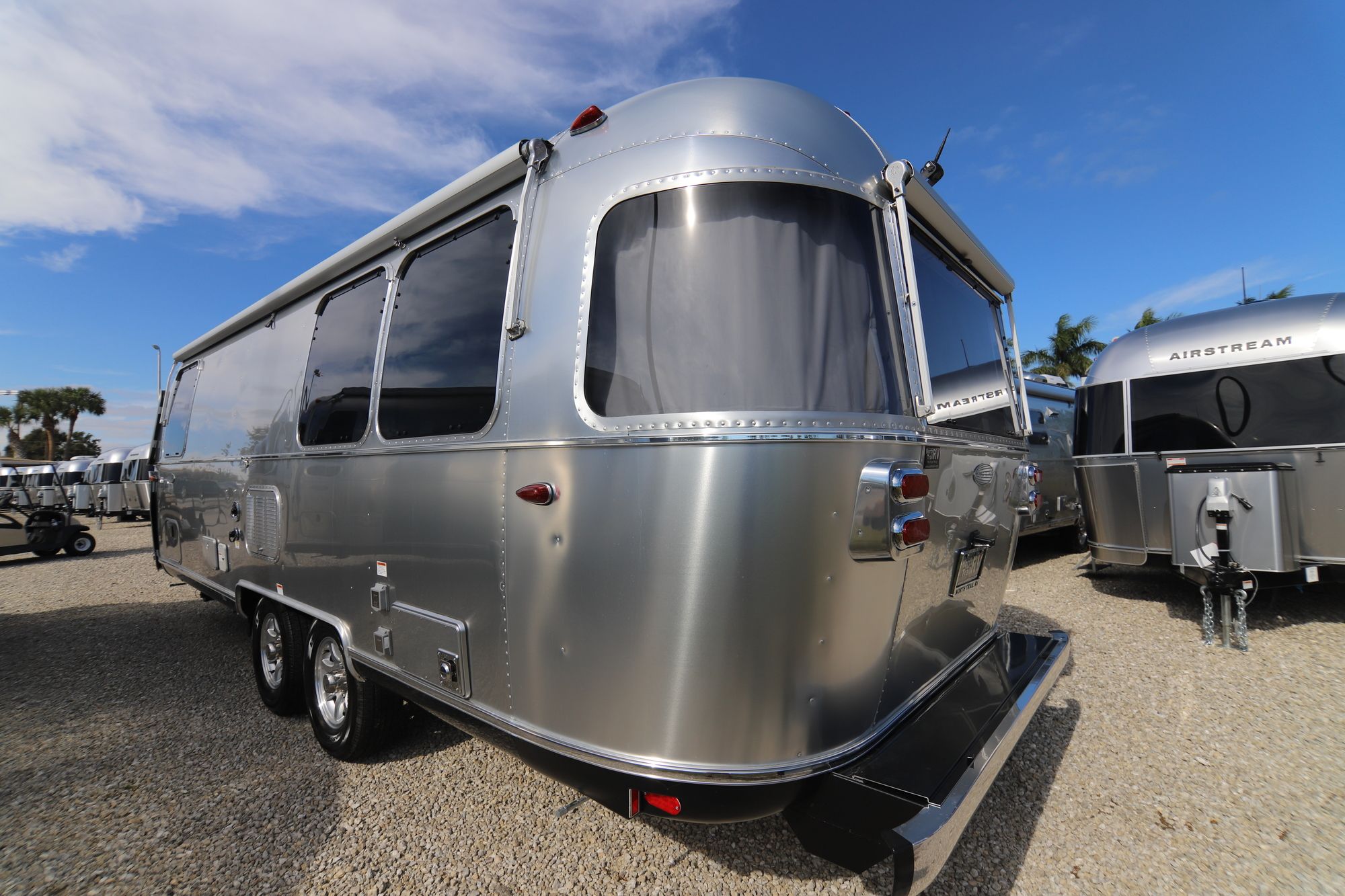 New 2019 Airstream Flying Cloud 25FB Travel Trailer  For Sale