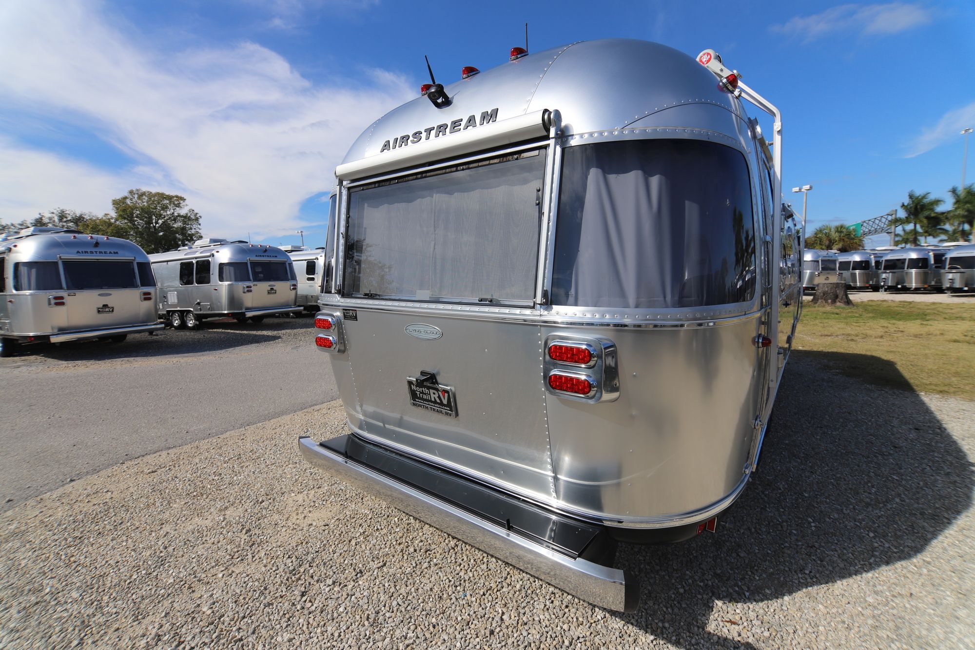 New 2019 Airstream Flying Cloud 25FB Travel Trailer  For Sale