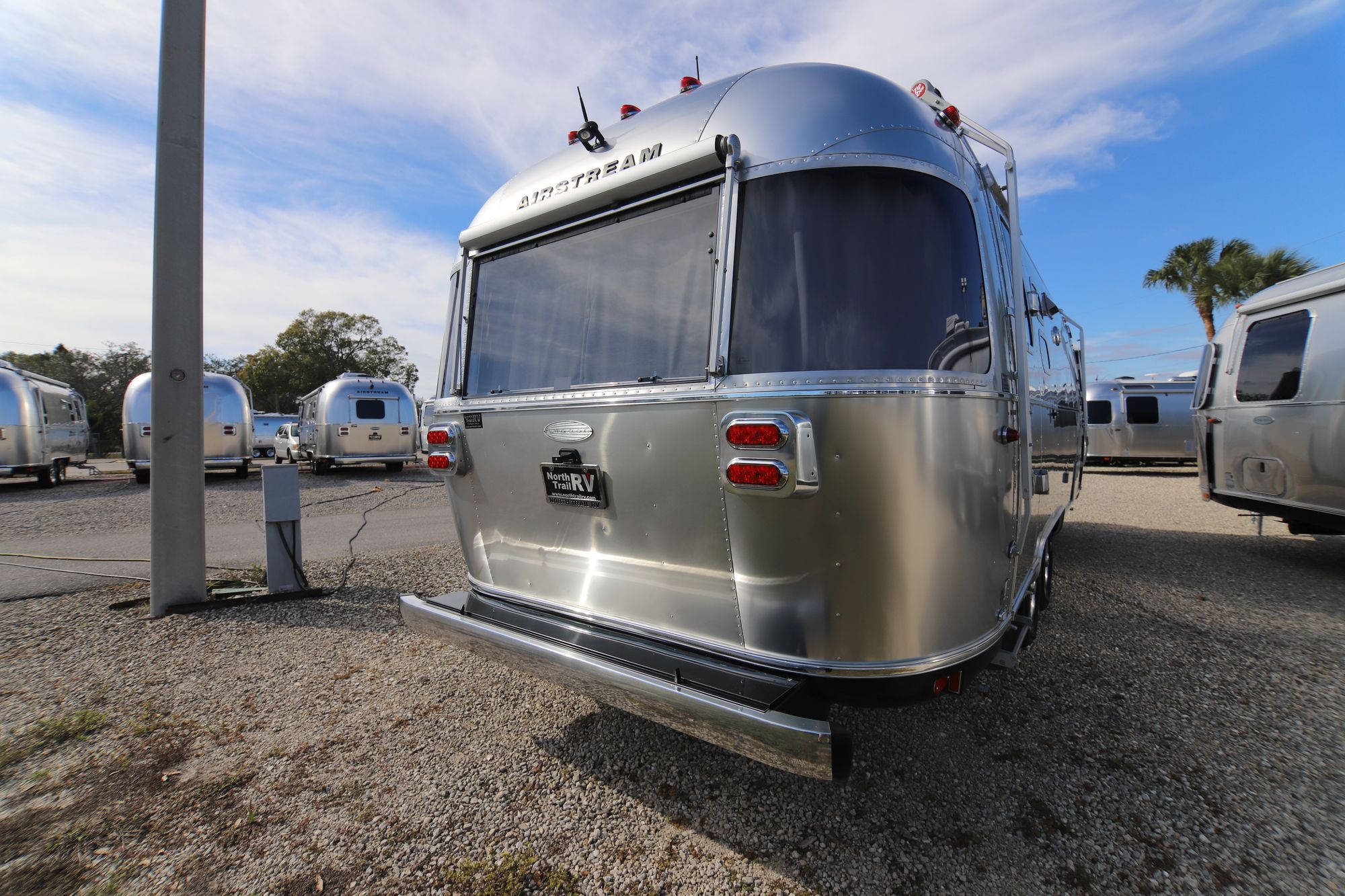 New 2019 Airstream Flying Cloud 25FB Travel Trailer  For Sale