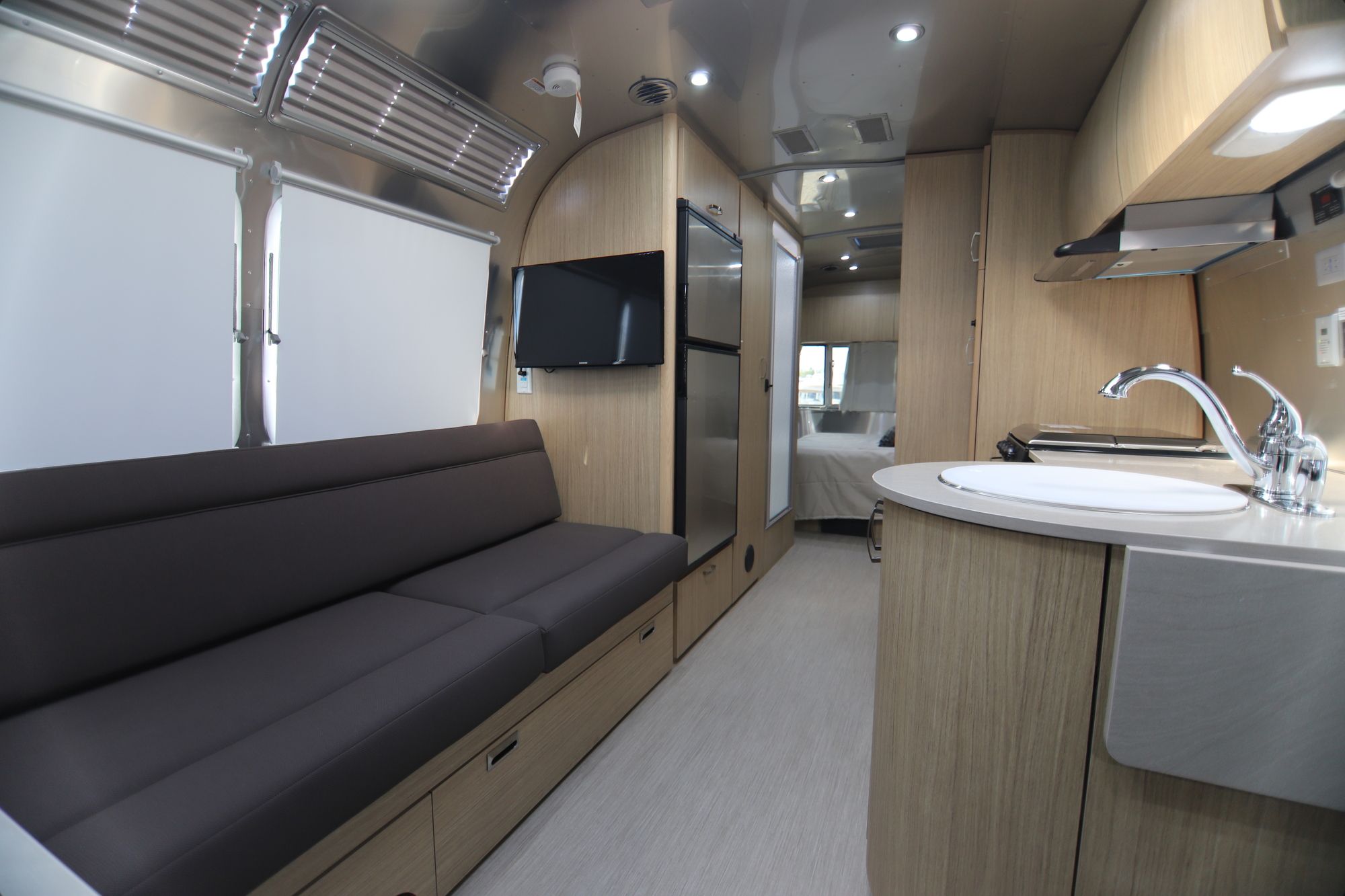 New 2019 Airstream Flying Cloud 25FB Travel Trailer  For Sale