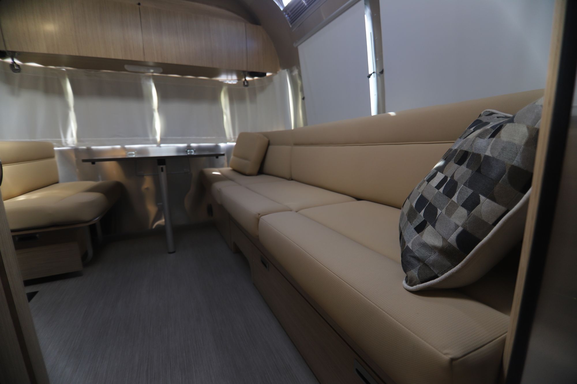 New 2019 Airstream Flying Cloud 25FB Travel Trailer  For Sale