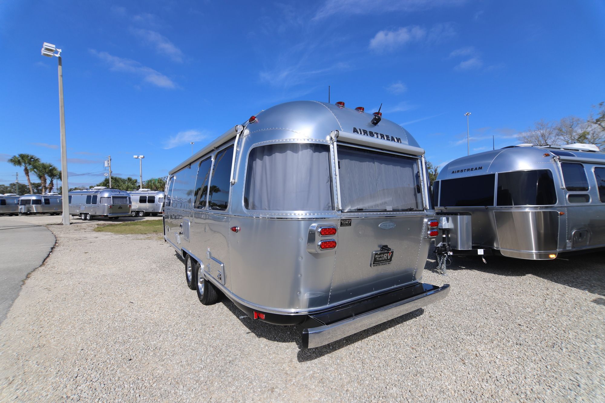 New 2019 Airstream Flying Cloud 25FB Travel Trailer  For Sale