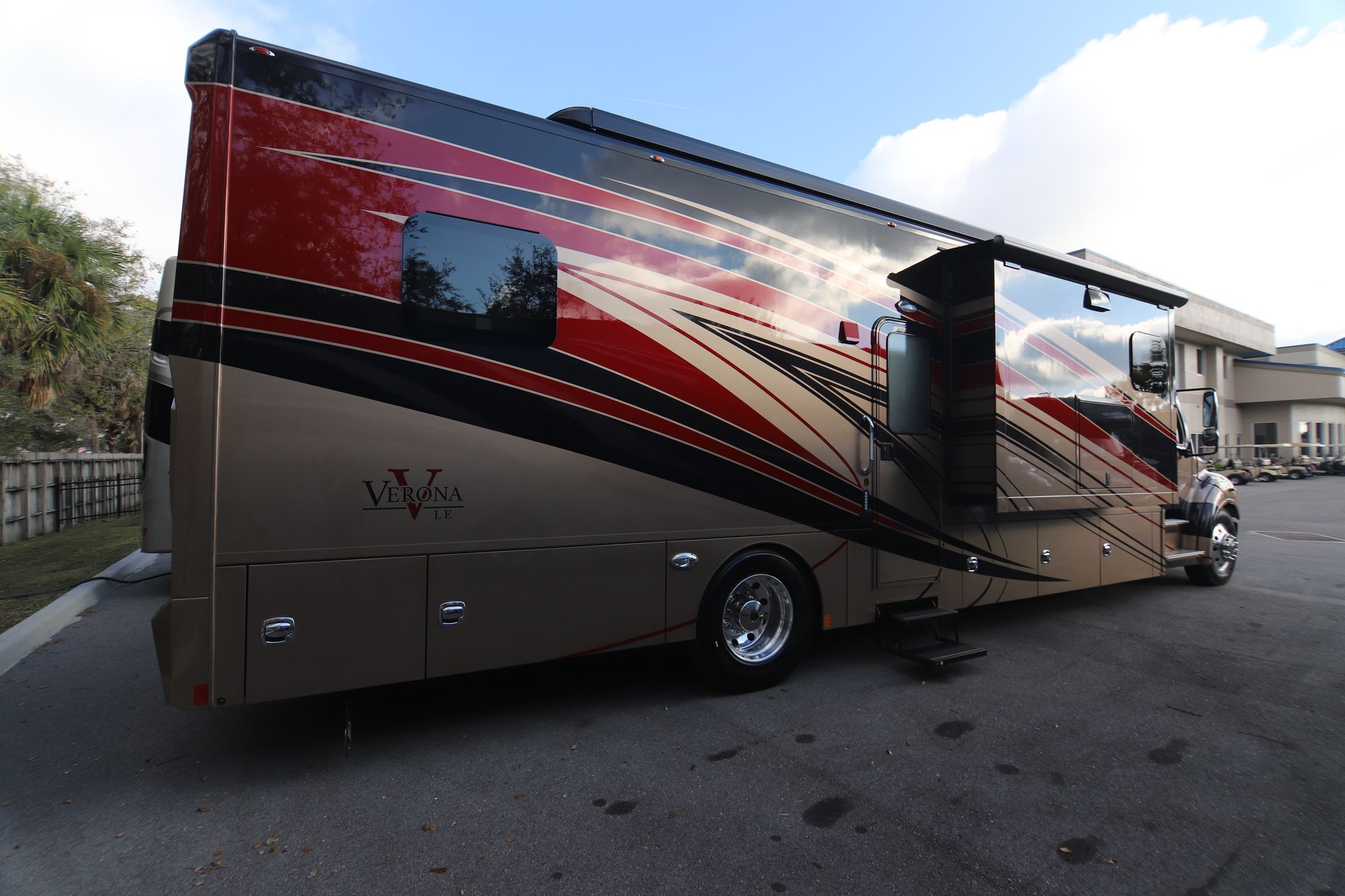 New 2019 Renegade Rv Verona Le 38LDG Super C  For Sale