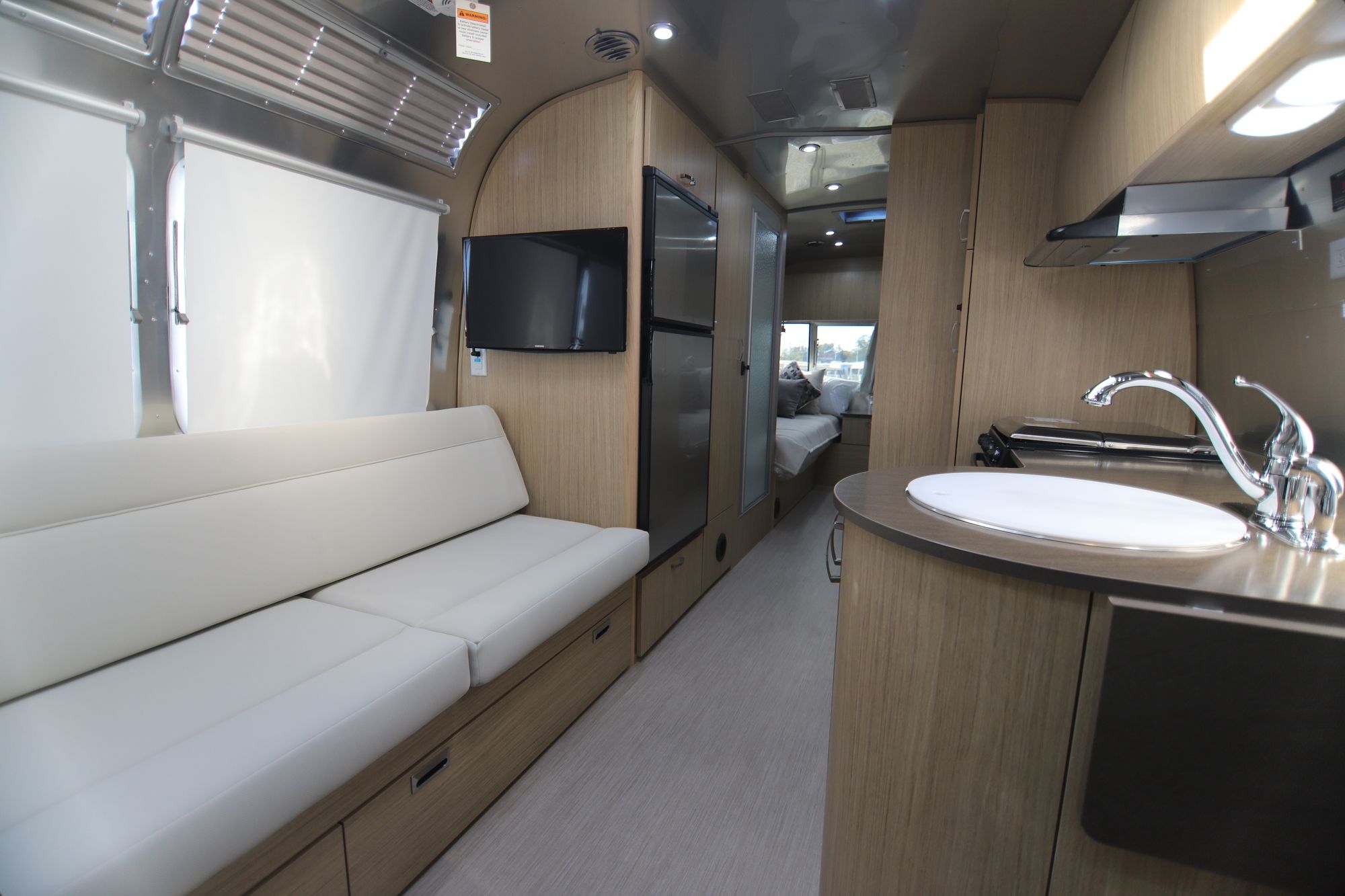 New 2019 Airstream Flying Cloud 25FB Travel Trailer  For Sale