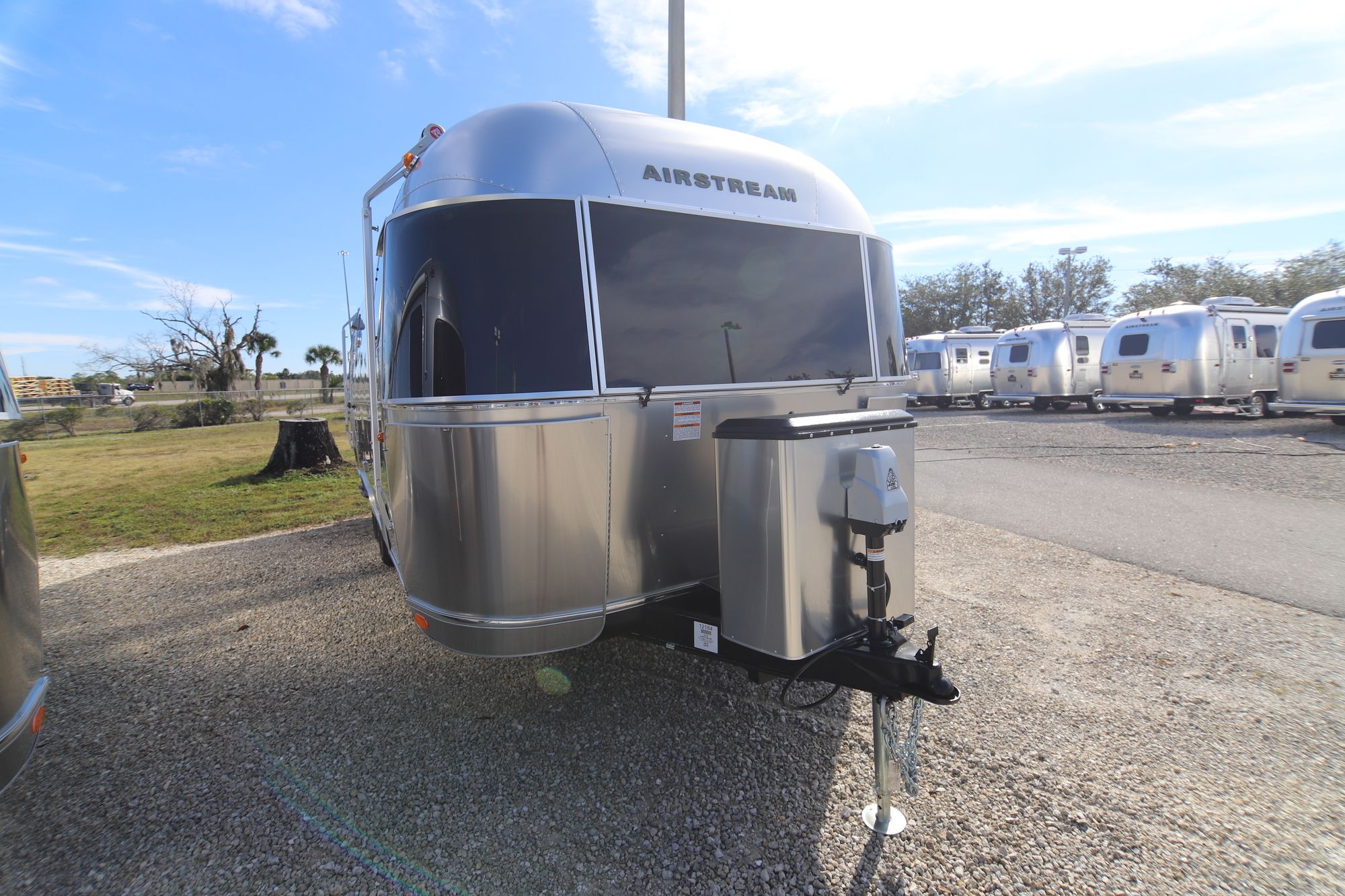 New 2019 Airstream Flying Cloud 25FB Travel Trailer  For Sale