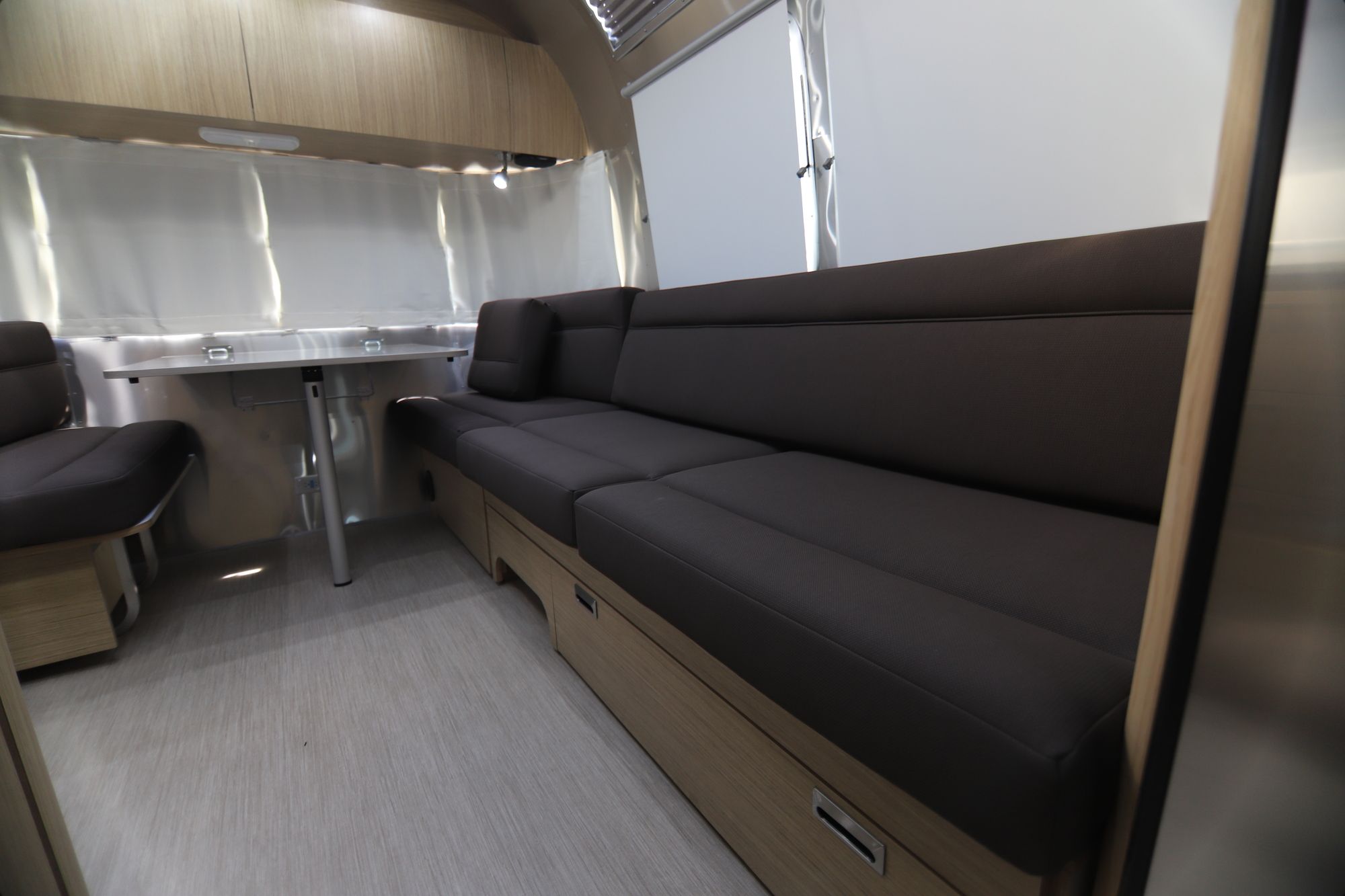 New 2019 Airstream Flying Cloud 25FB Travel Trailer  For Sale