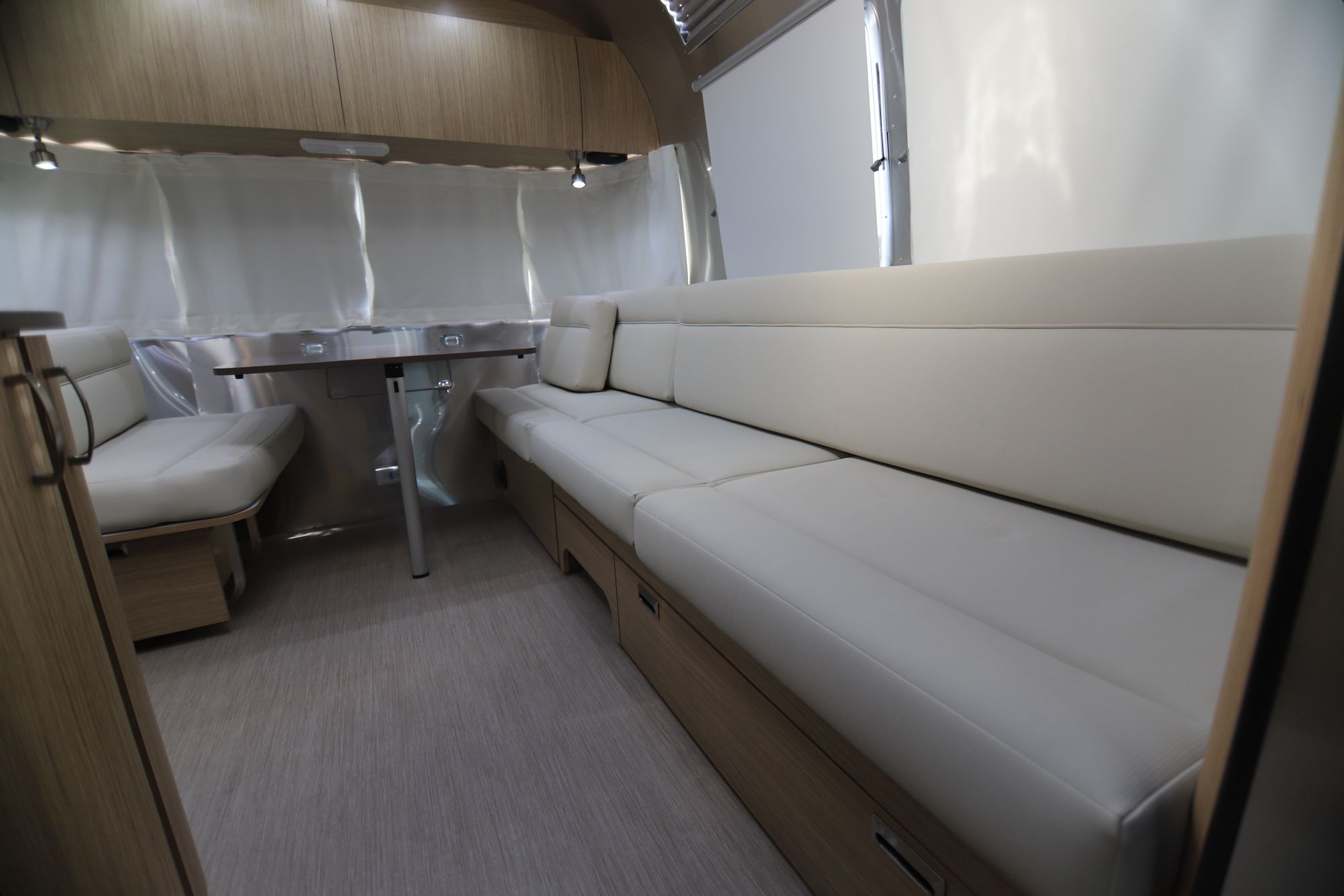 New 2019 Airstream Flying Cloud 25FB Travel Trailer  For Sale