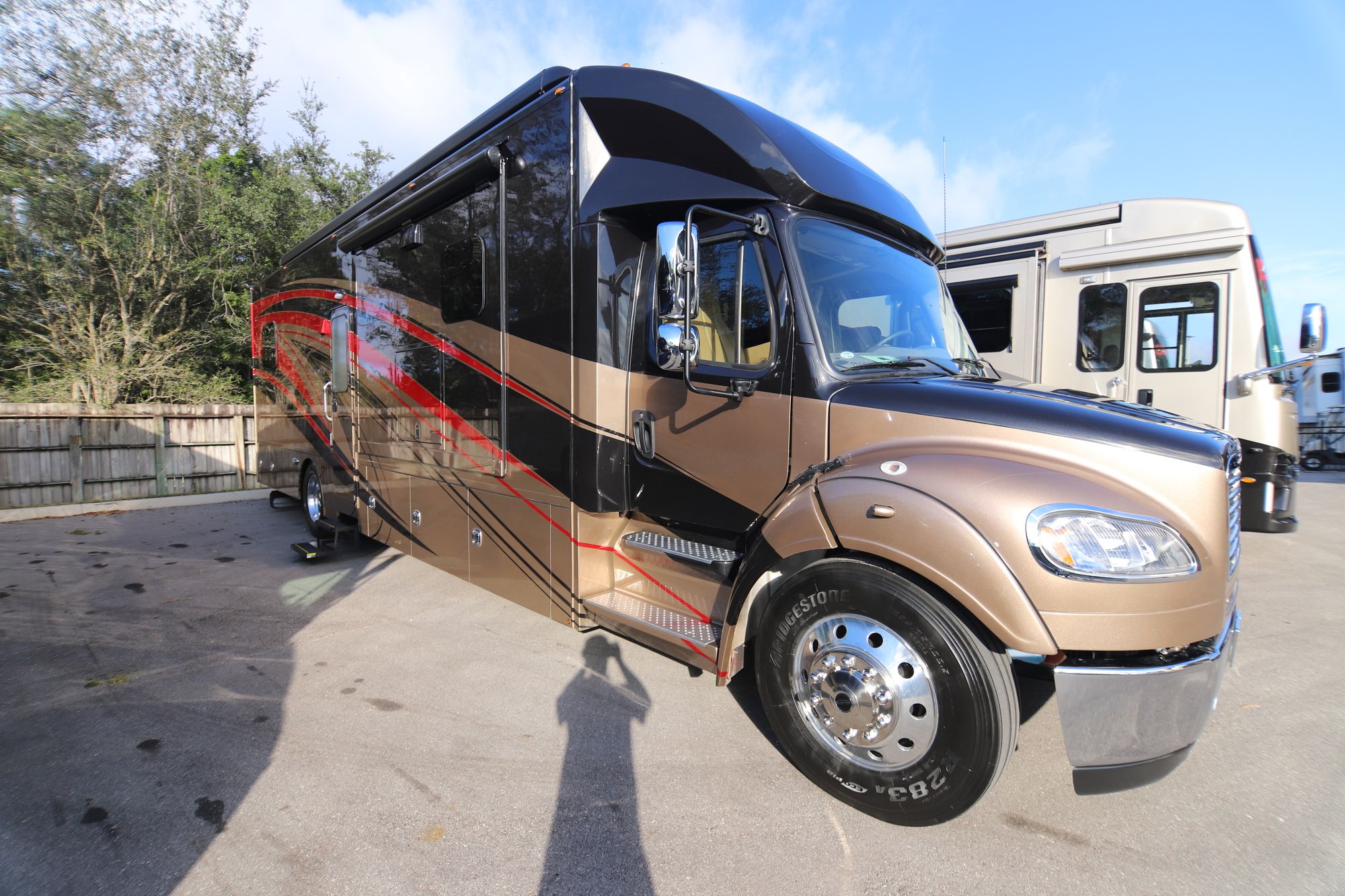 New 2019 Renegade Rv Verona Le 38LDG Super C  For Sale