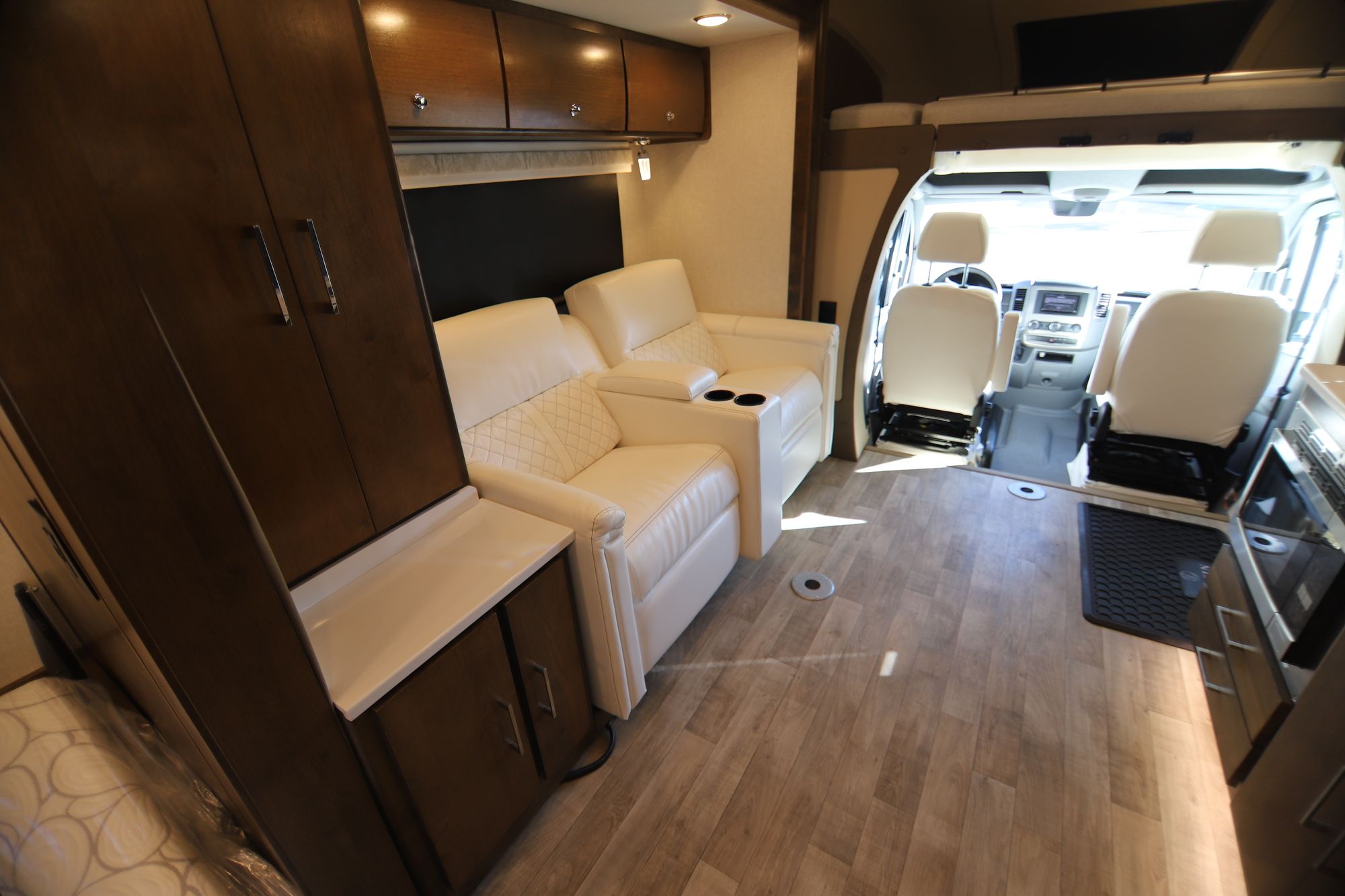 New 2019 Tiffin Motor Homes Wayfarer 24FW Class C  For Sale