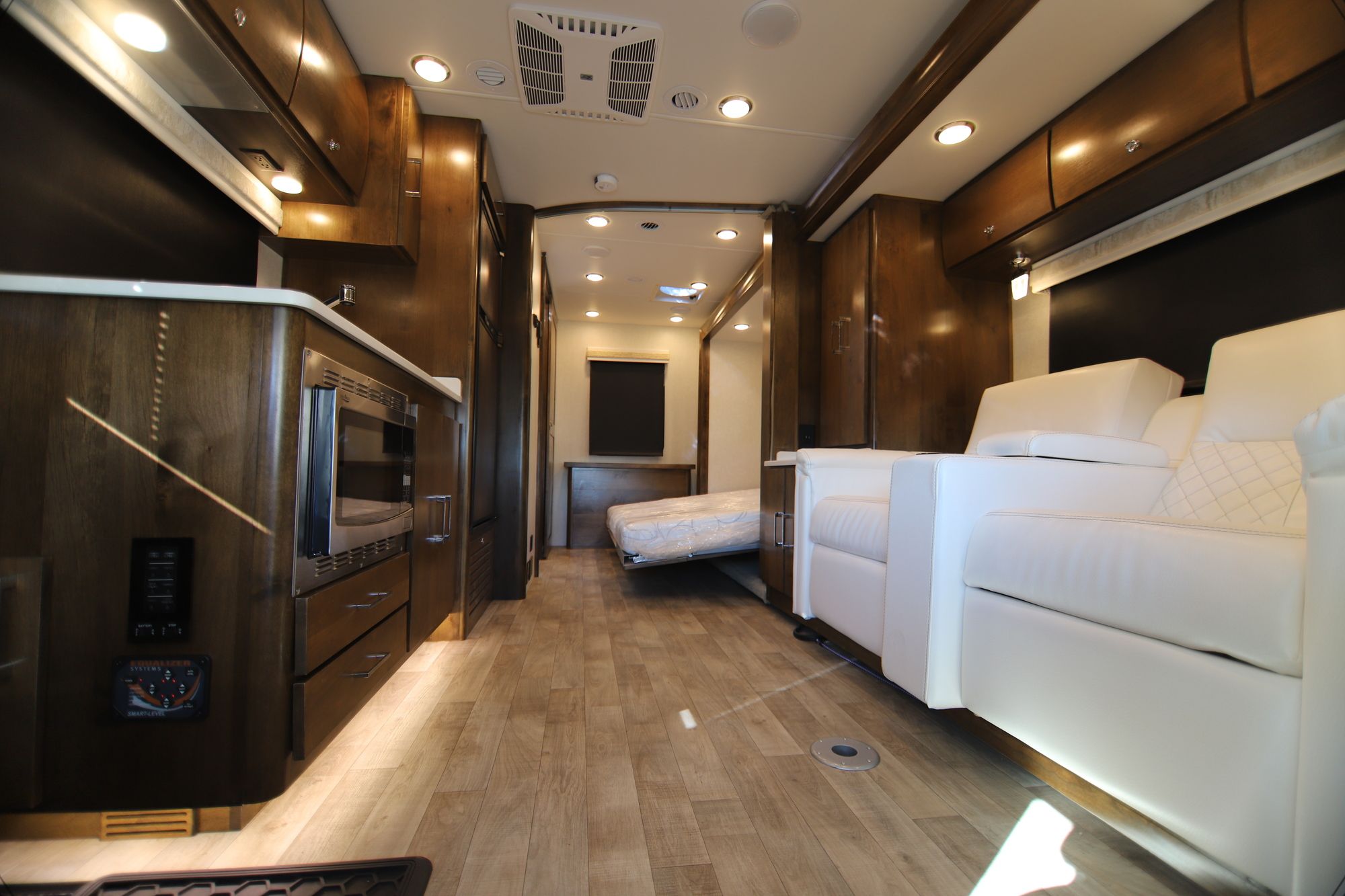 New 2019 Tiffin Motor Homes Wayfarer 24FW Class C  For Sale