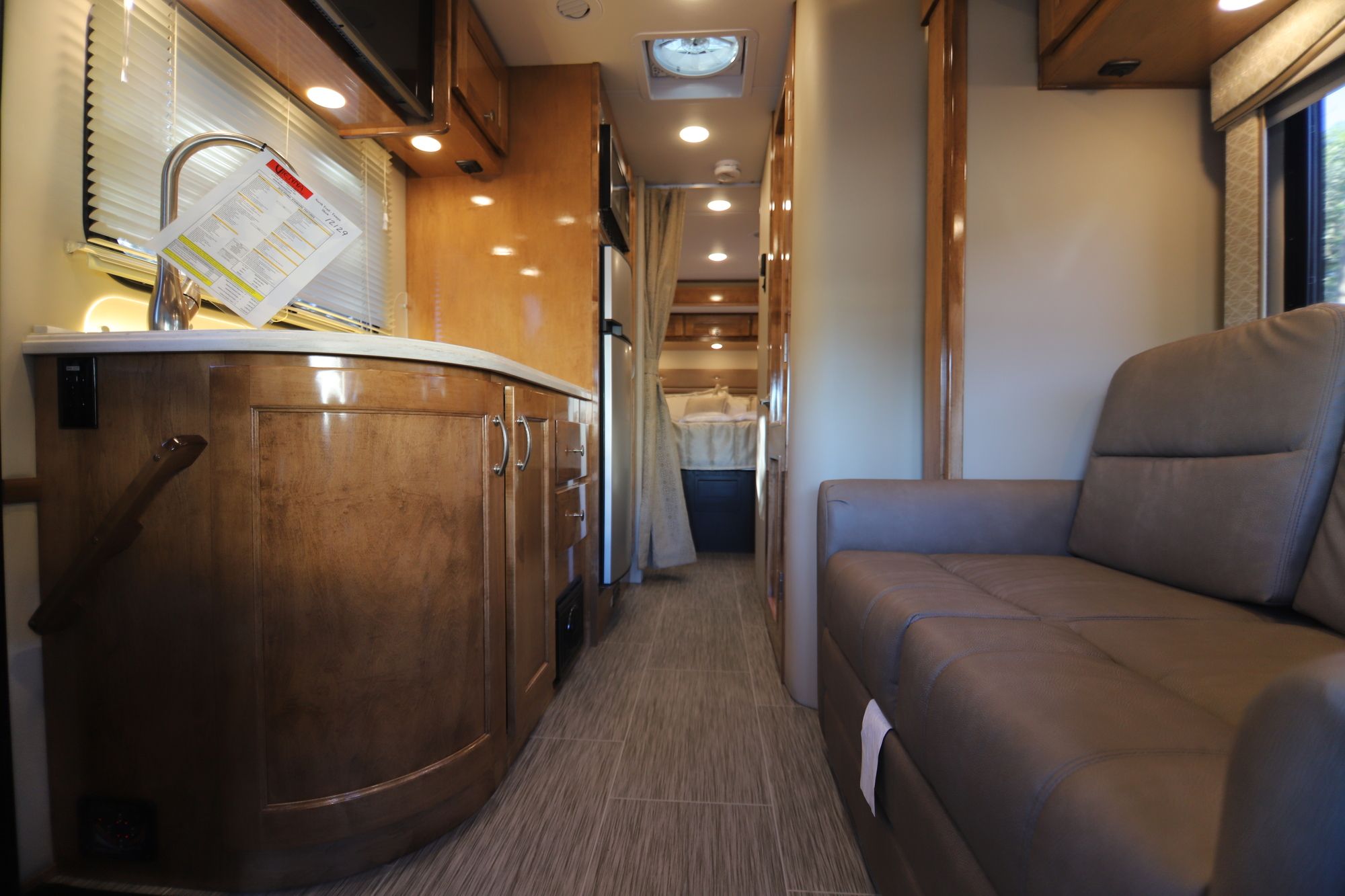 New 2019 Renegade Rv Vienna 25VQRS Class C  For Sale