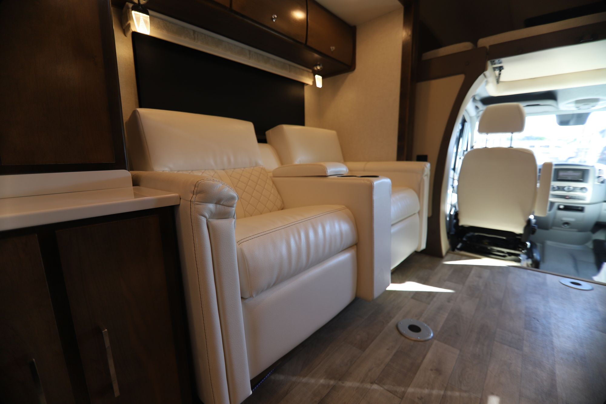 New 2019 Tiffin Motor Homes Wayfarer 24FW Class C  For Sale