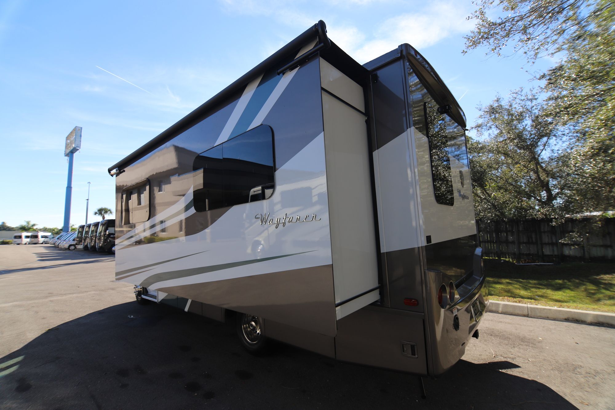 New 2019 Tiffin Motor Homes Wayfarer 24FW Class C  For Sale