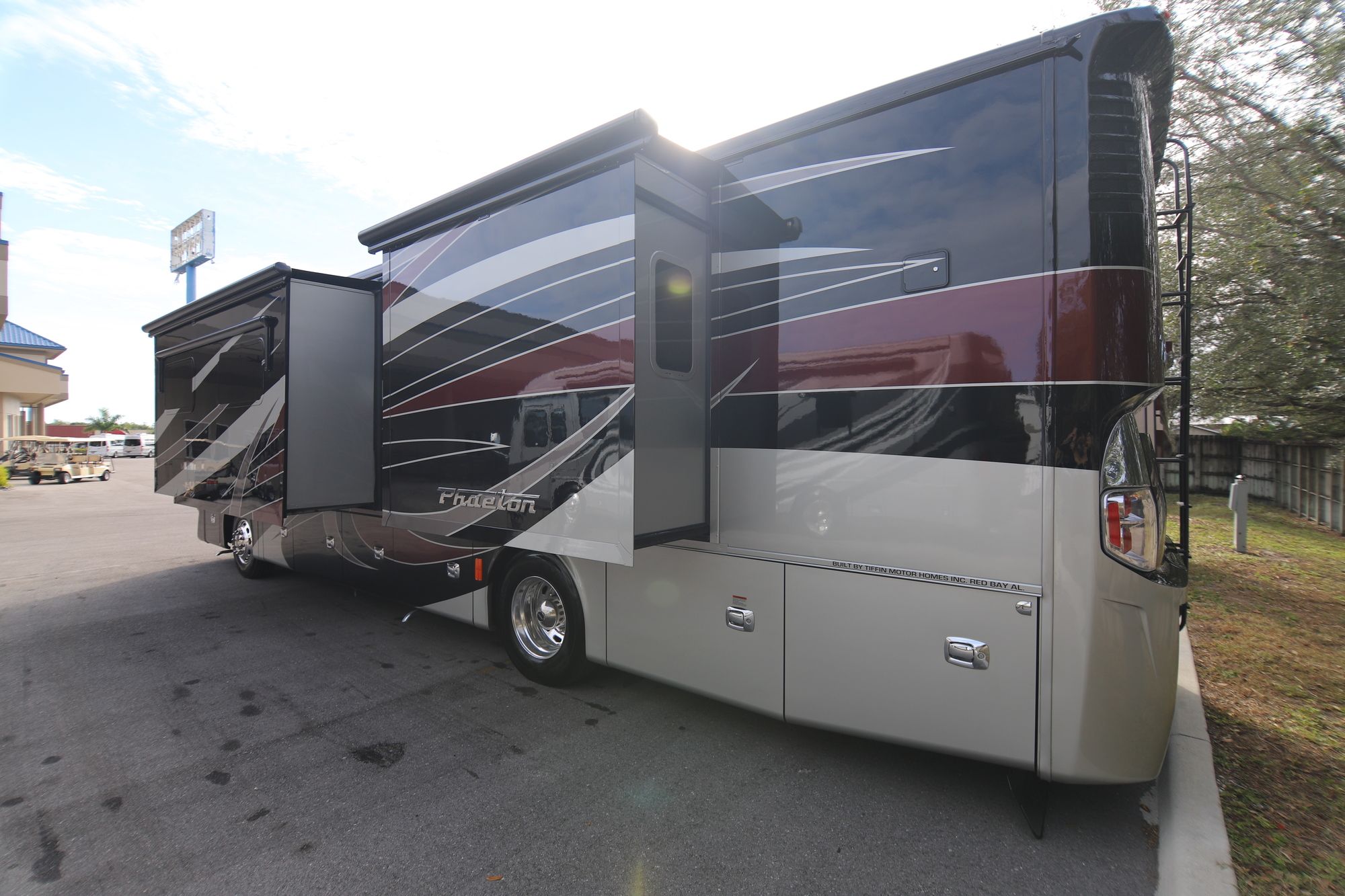 New 2019 Tiffin Motor Homes Phaeton 37BH Class A  For Sale