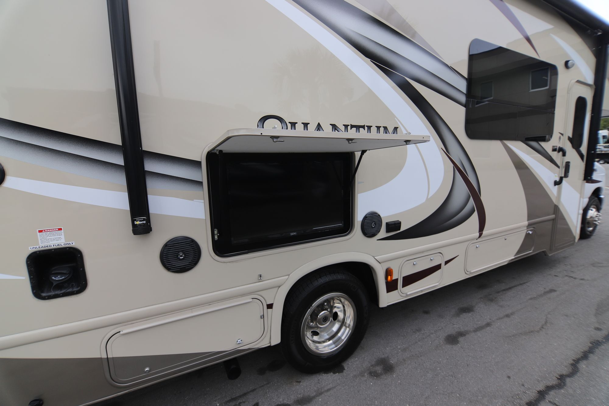 Used 2017 Thor Quantum 31PD Class C  For Sale