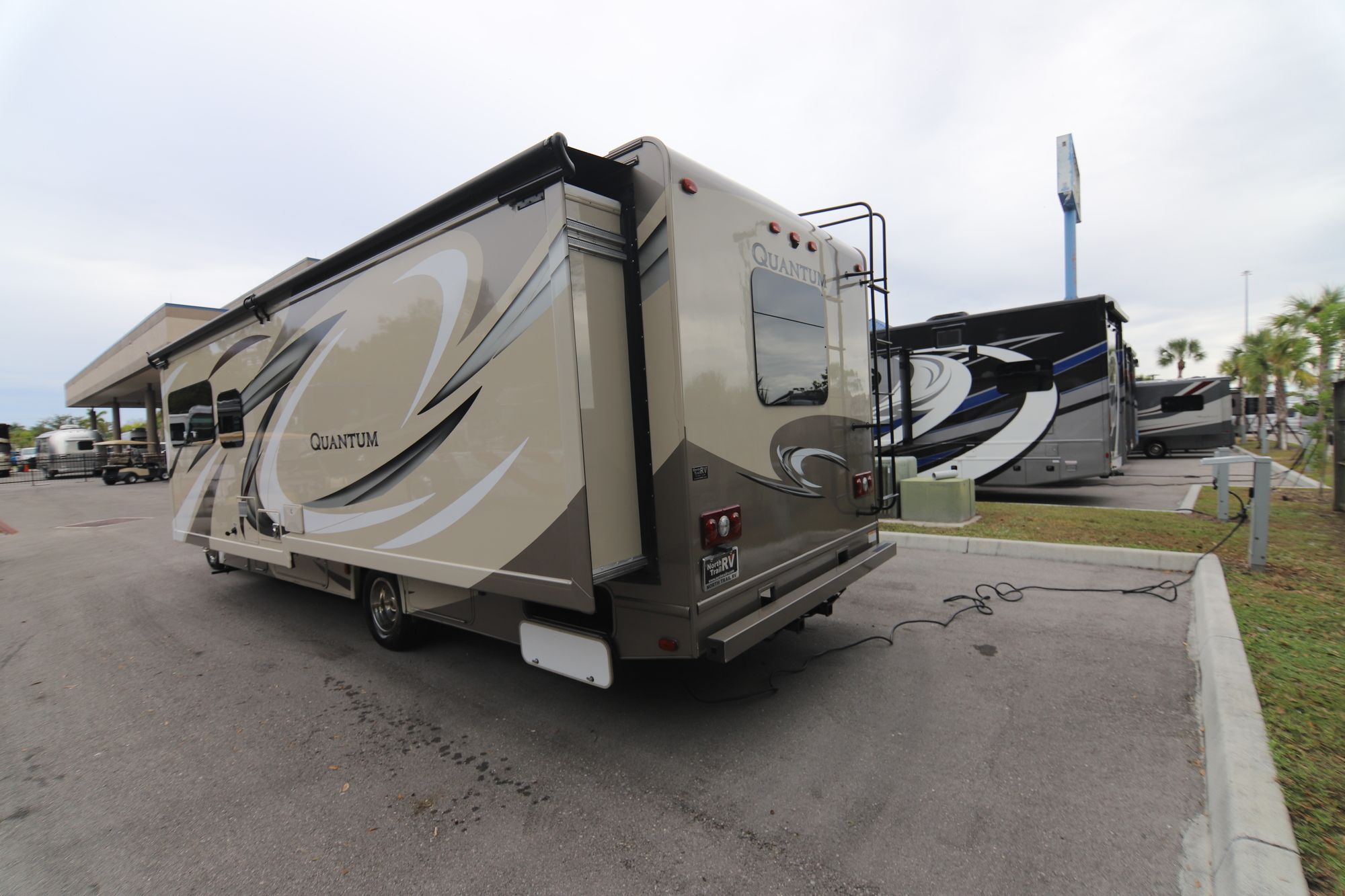 Used 2017 Thor Quantum 31PD Class C  For Sale