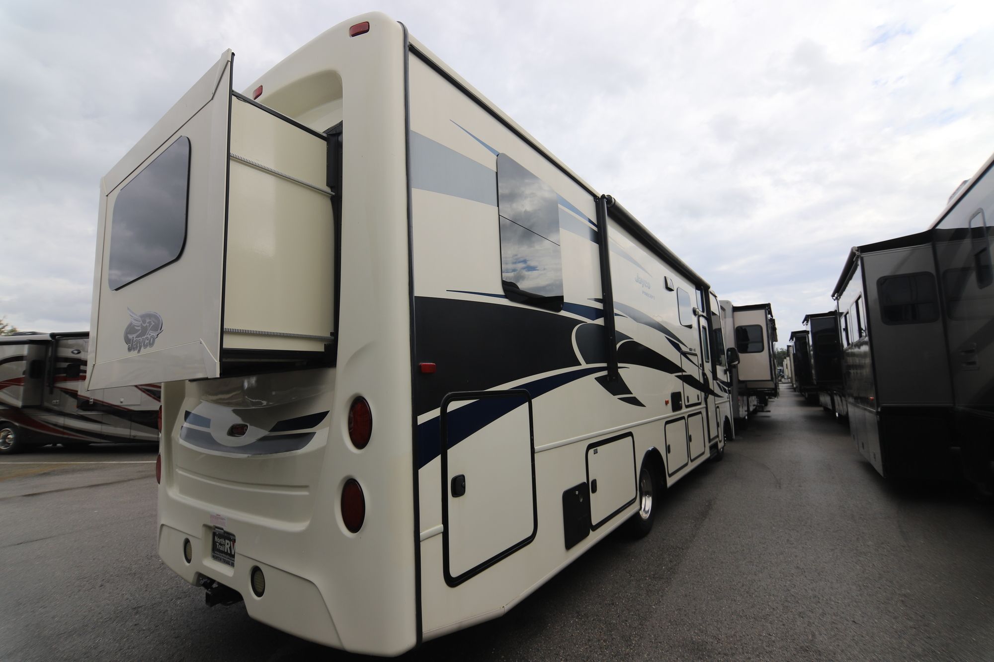 Used 2015 Jayco Precept 29UM Class A  For Sale