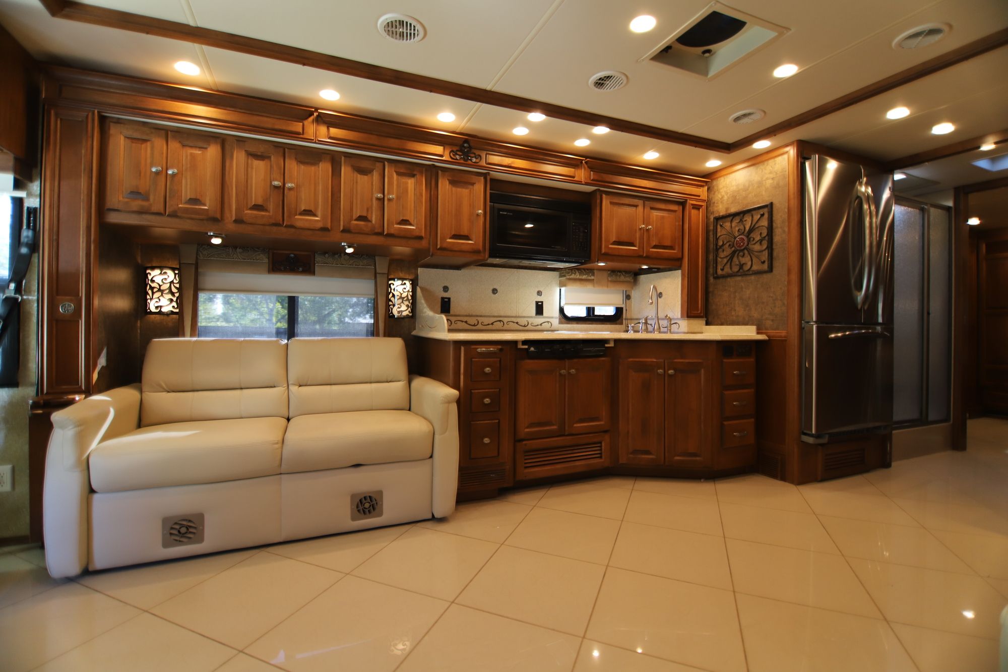 Used 2011 Tiffin Motor Homes Phaeton 36QSH Class A  For Sale