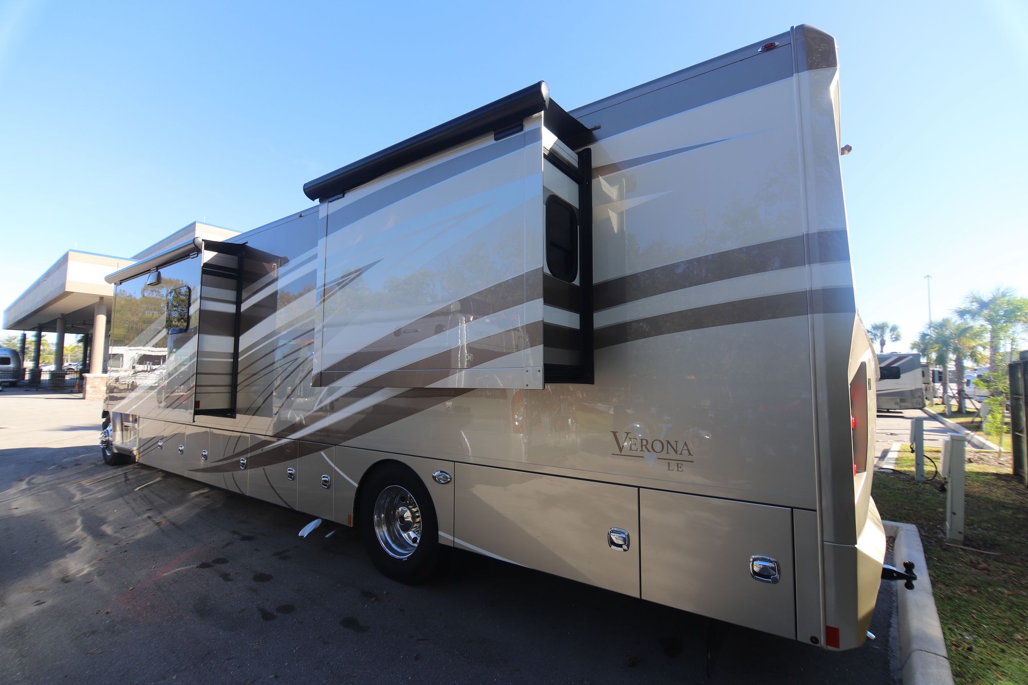 New 2019 Renegade Rv Verona Le 40LRB Super C  For Sale