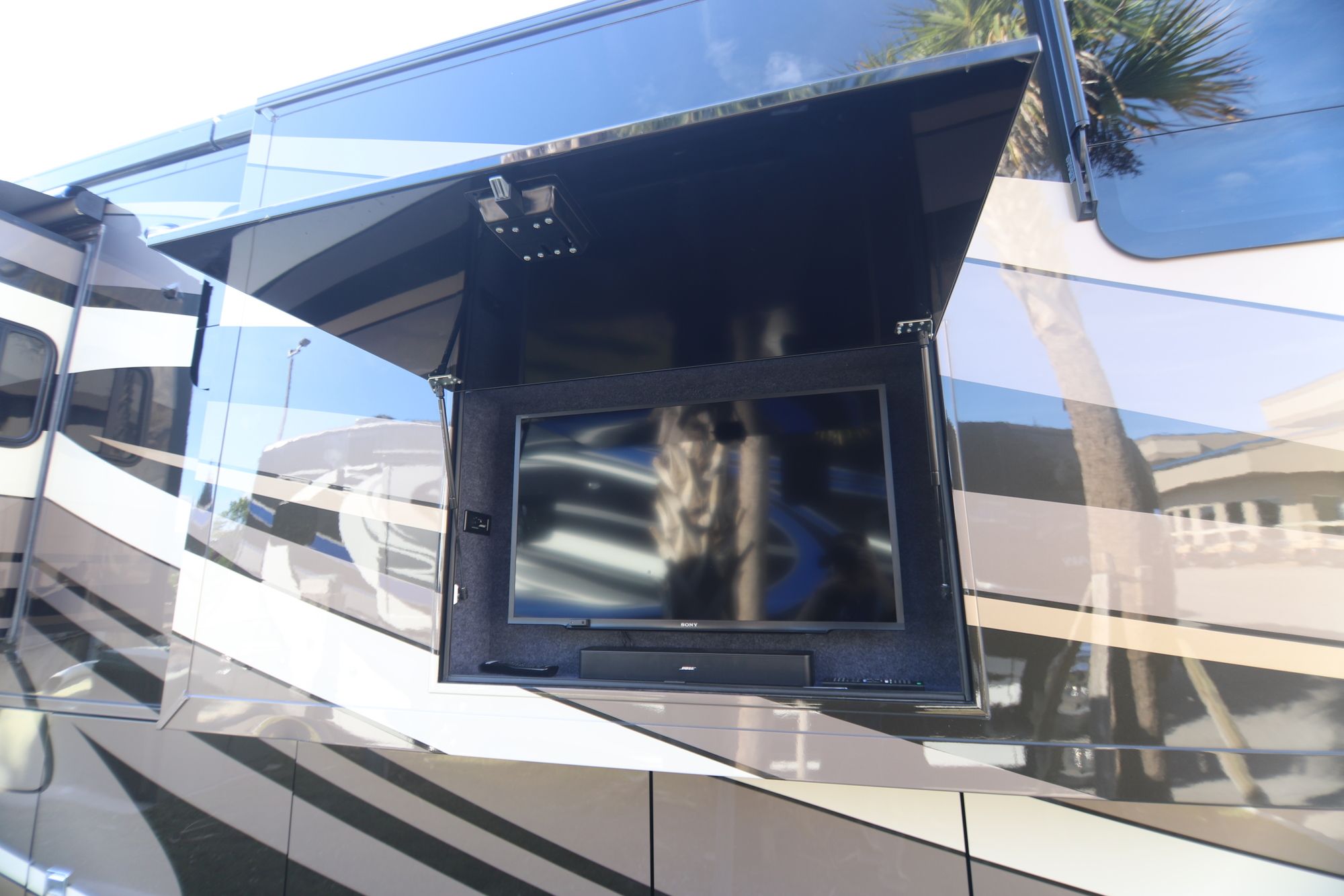 Used 2018 Newmar Essex 4553 Class A  For Sale