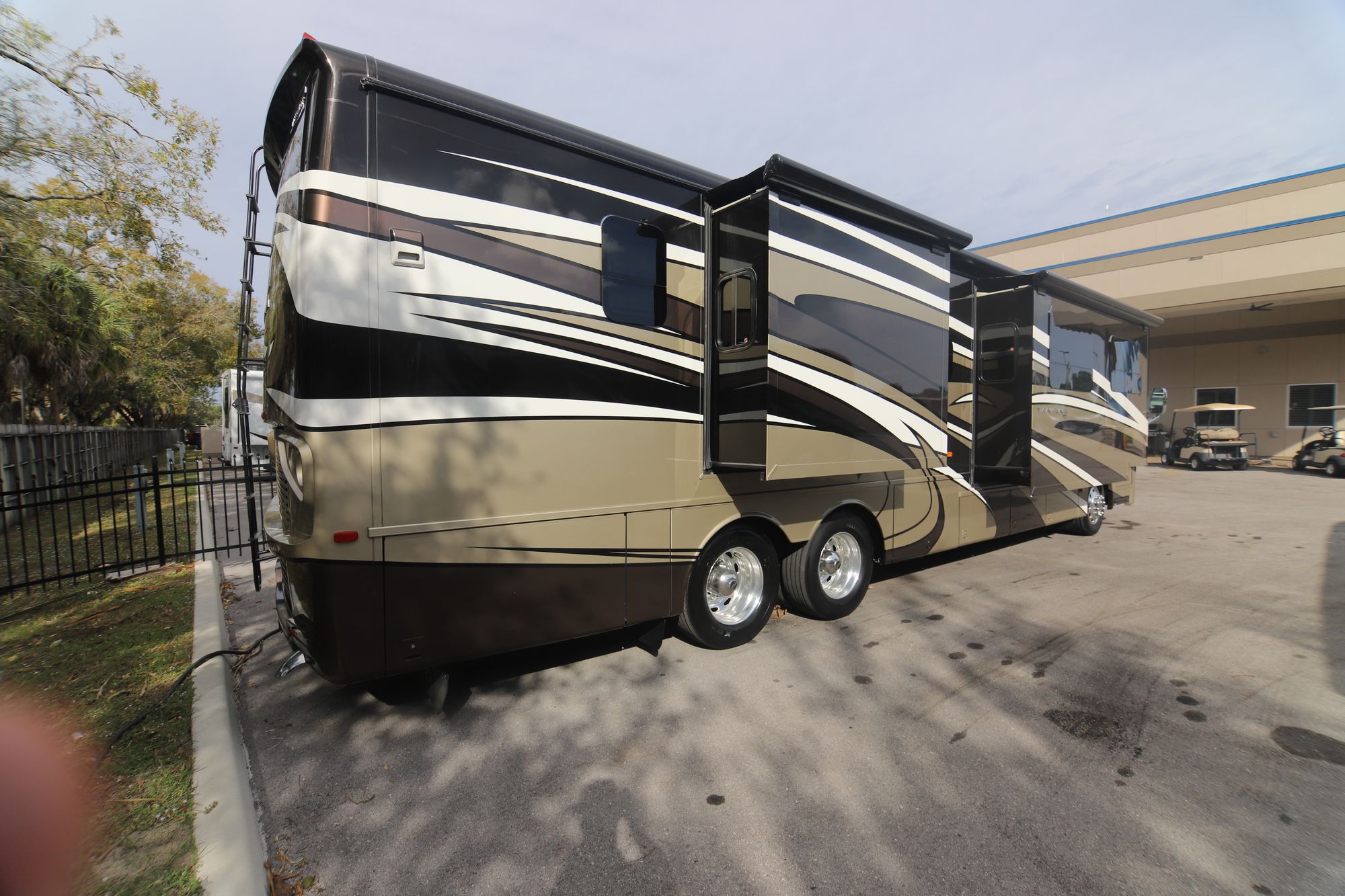 Used 2015 Newmar Ventana 4002 Class A  For Sale