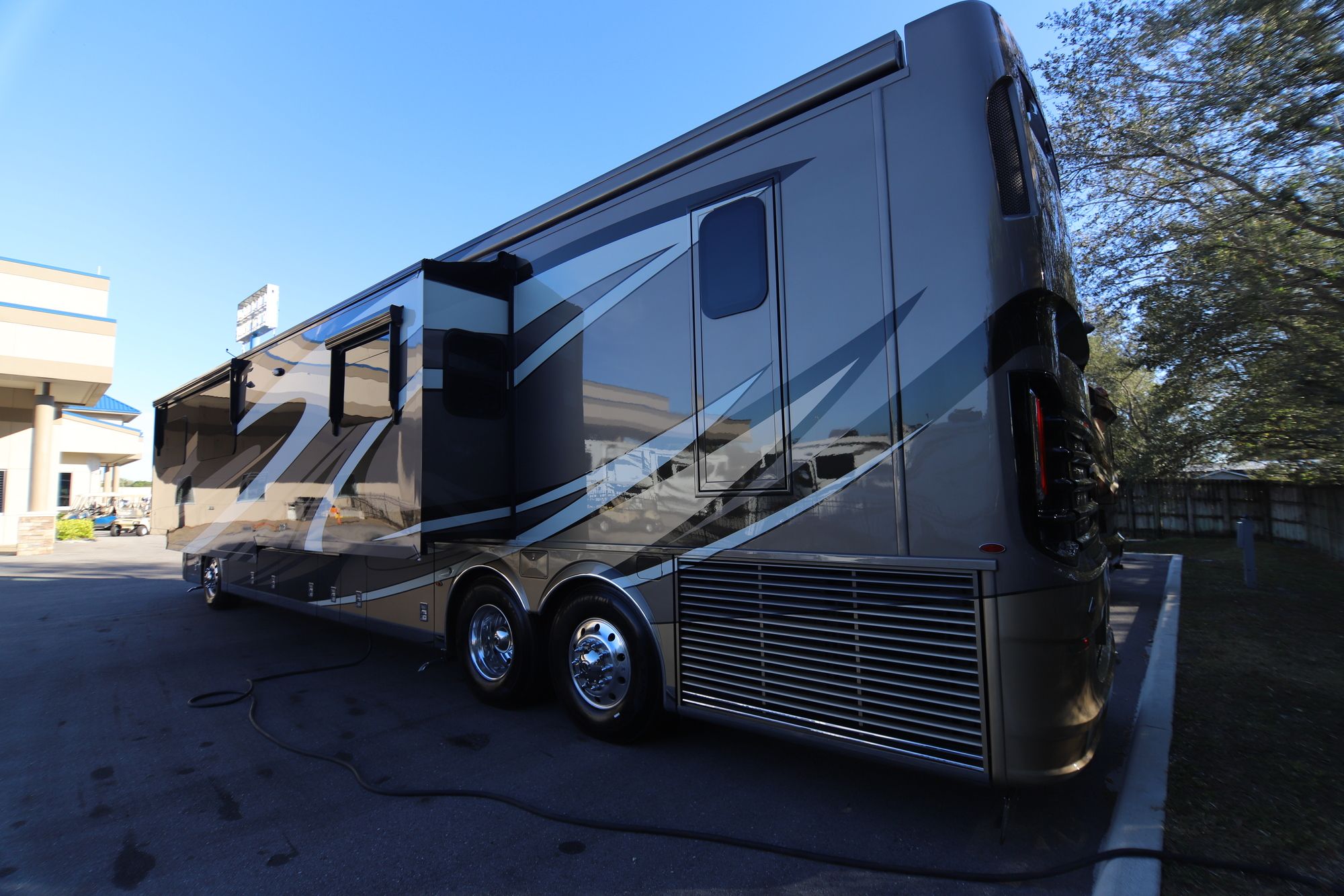 Used 2018 Newmar Essex 4553 Class A  For Sale